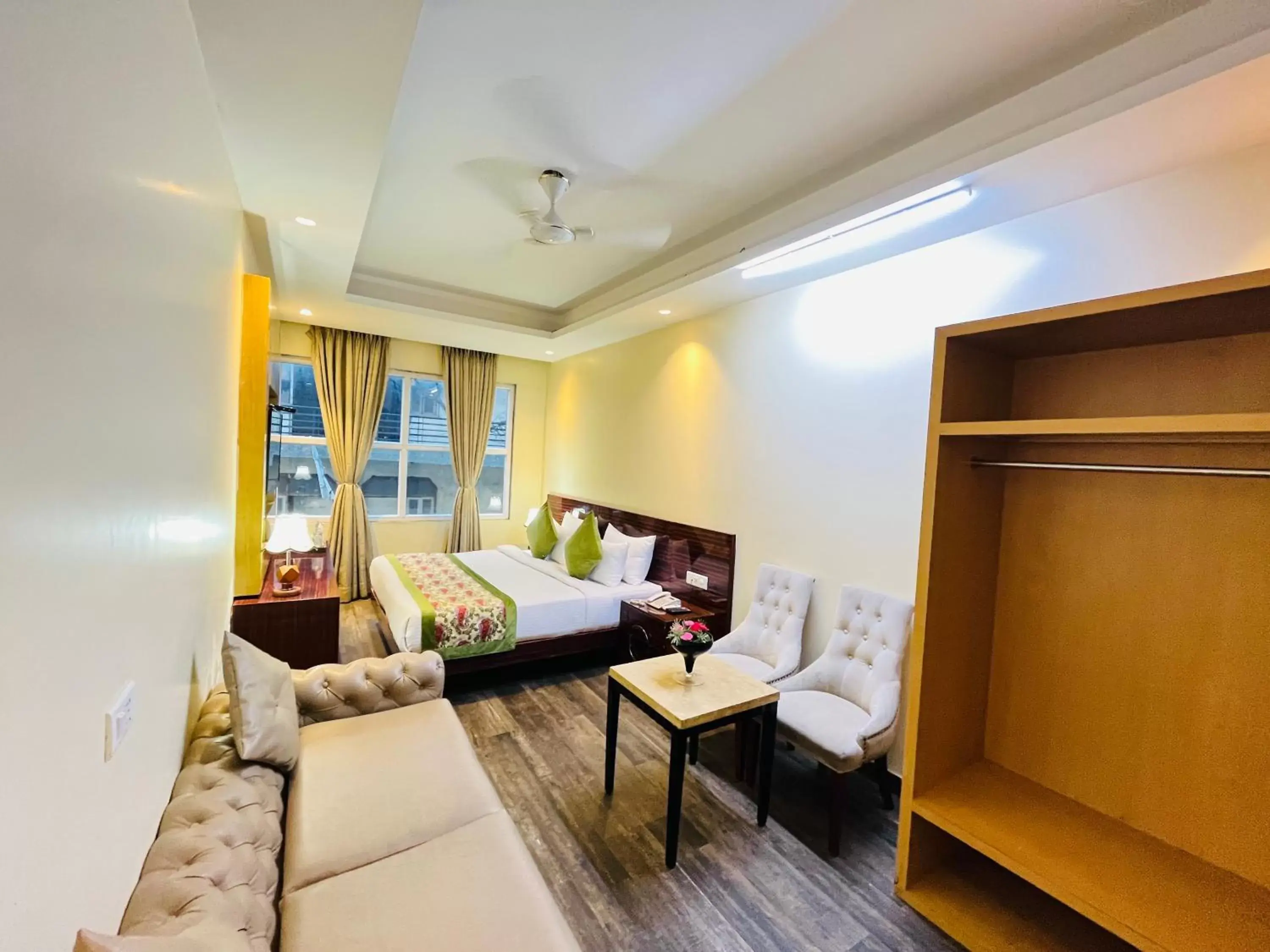 Bed in Hotel Banz - Near Delhi International Airport