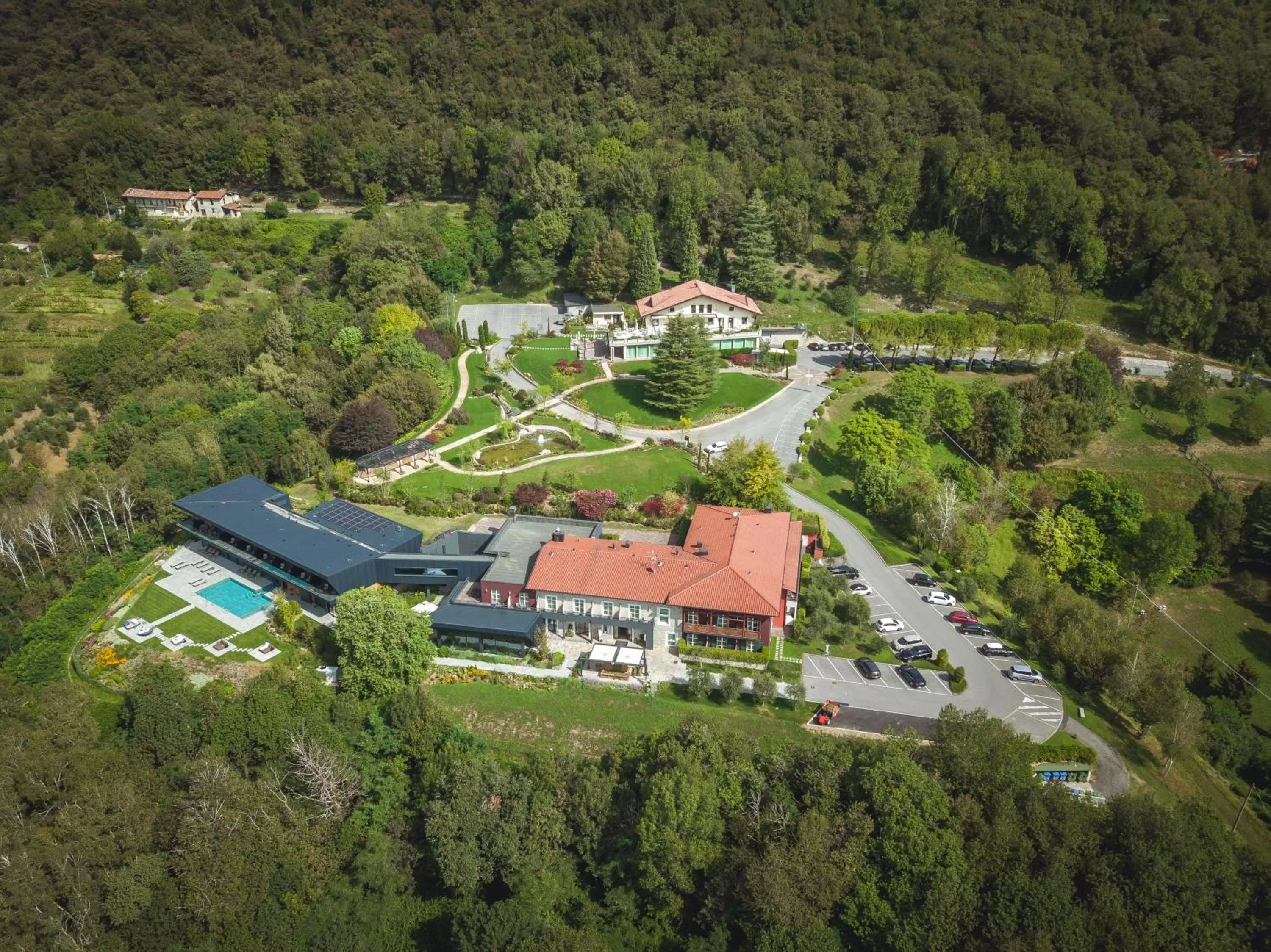 Property building in Phi Hotel Piajo