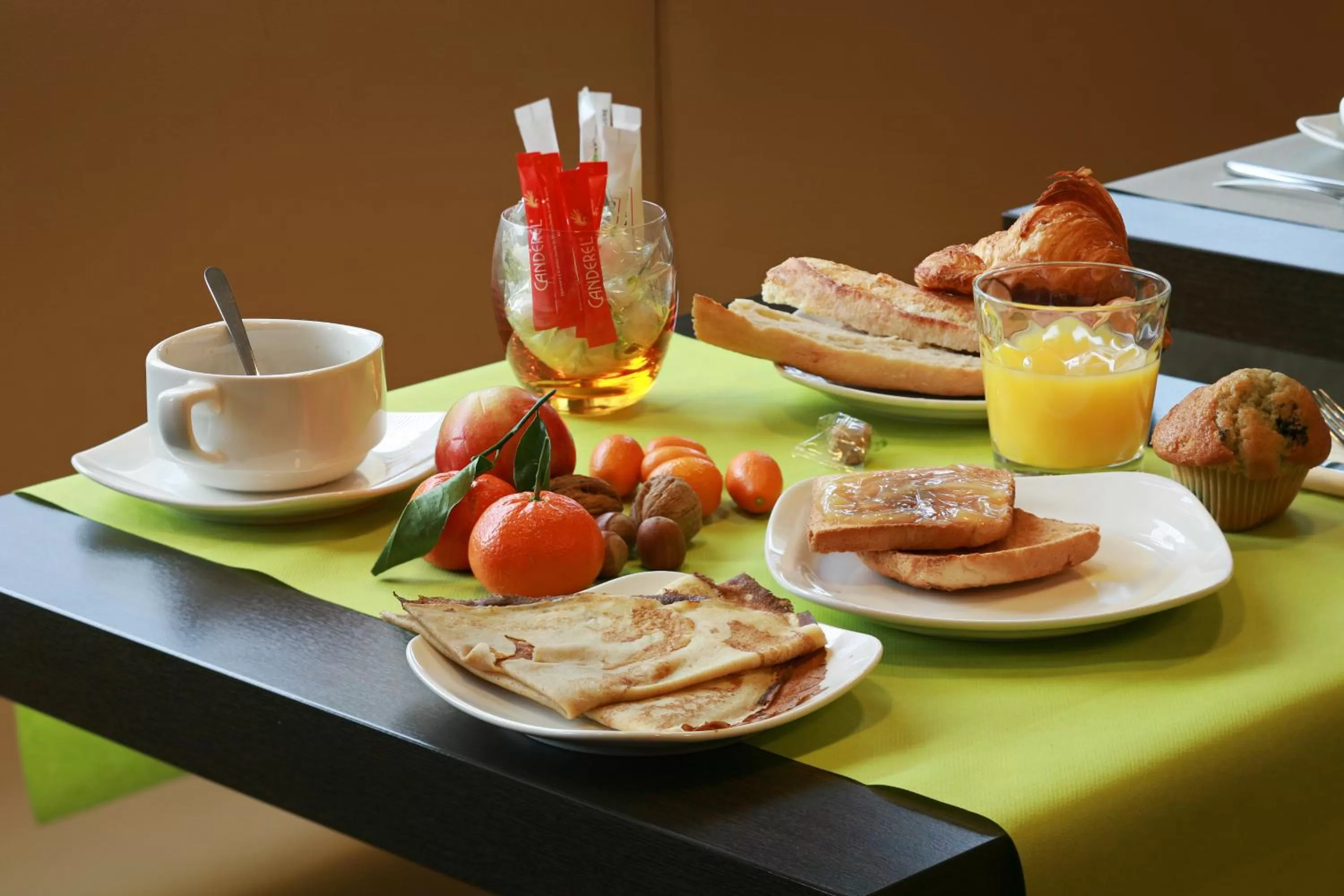 Lounge or bar in Hôtel La Résidence des Artistes