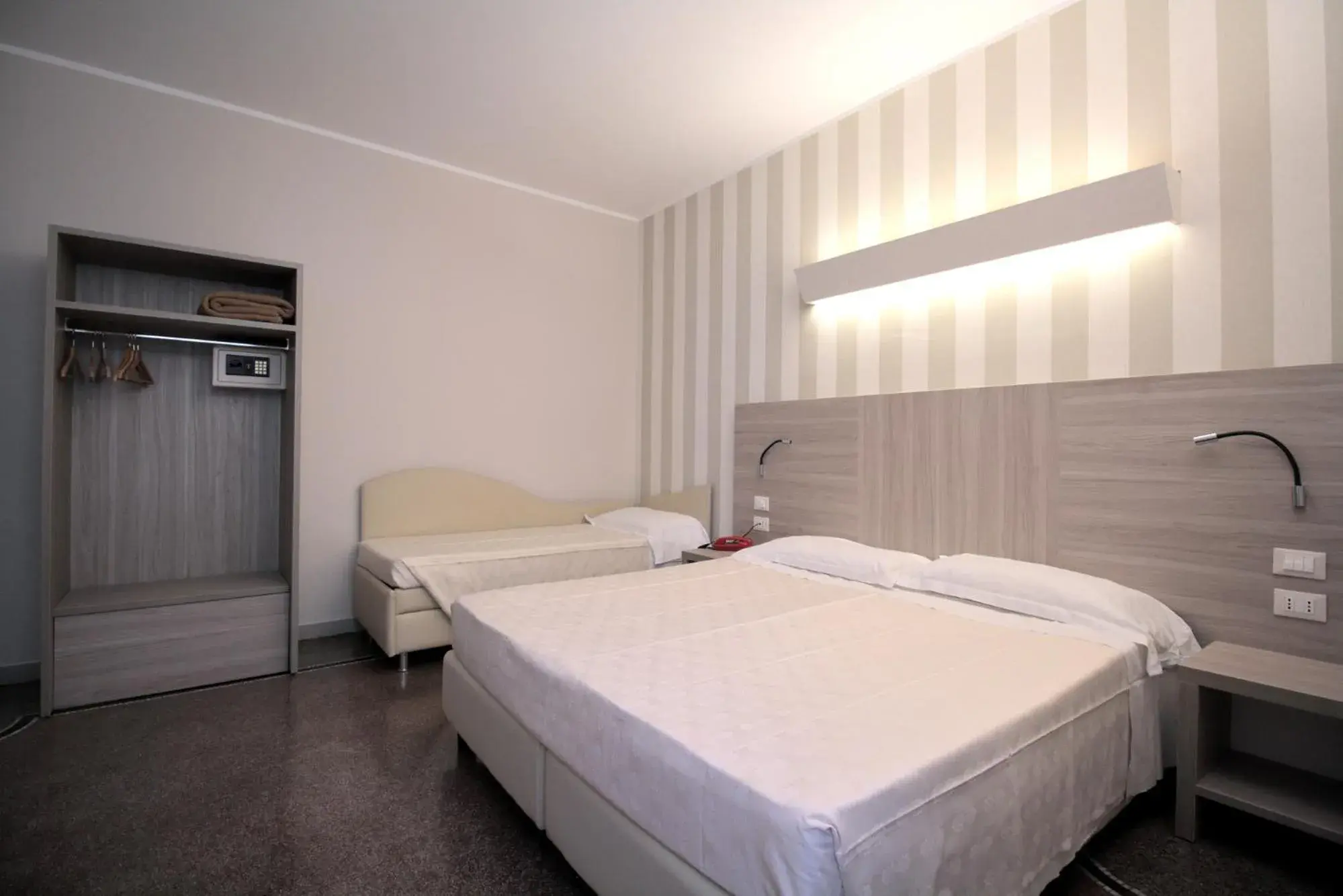 Bed in Hotel Vittoria