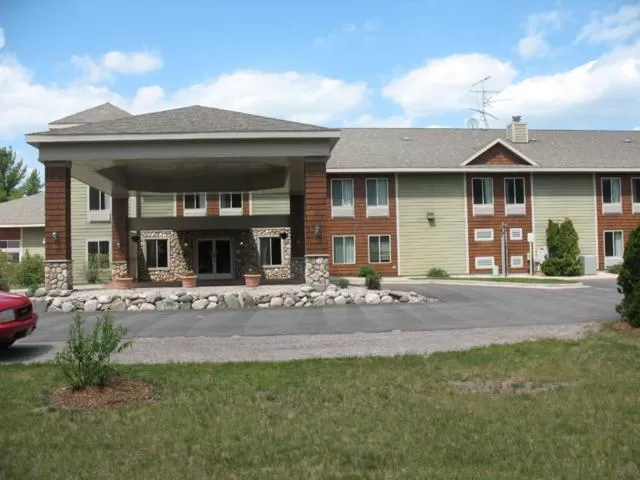 Facade/entrance in Pellston Lodge