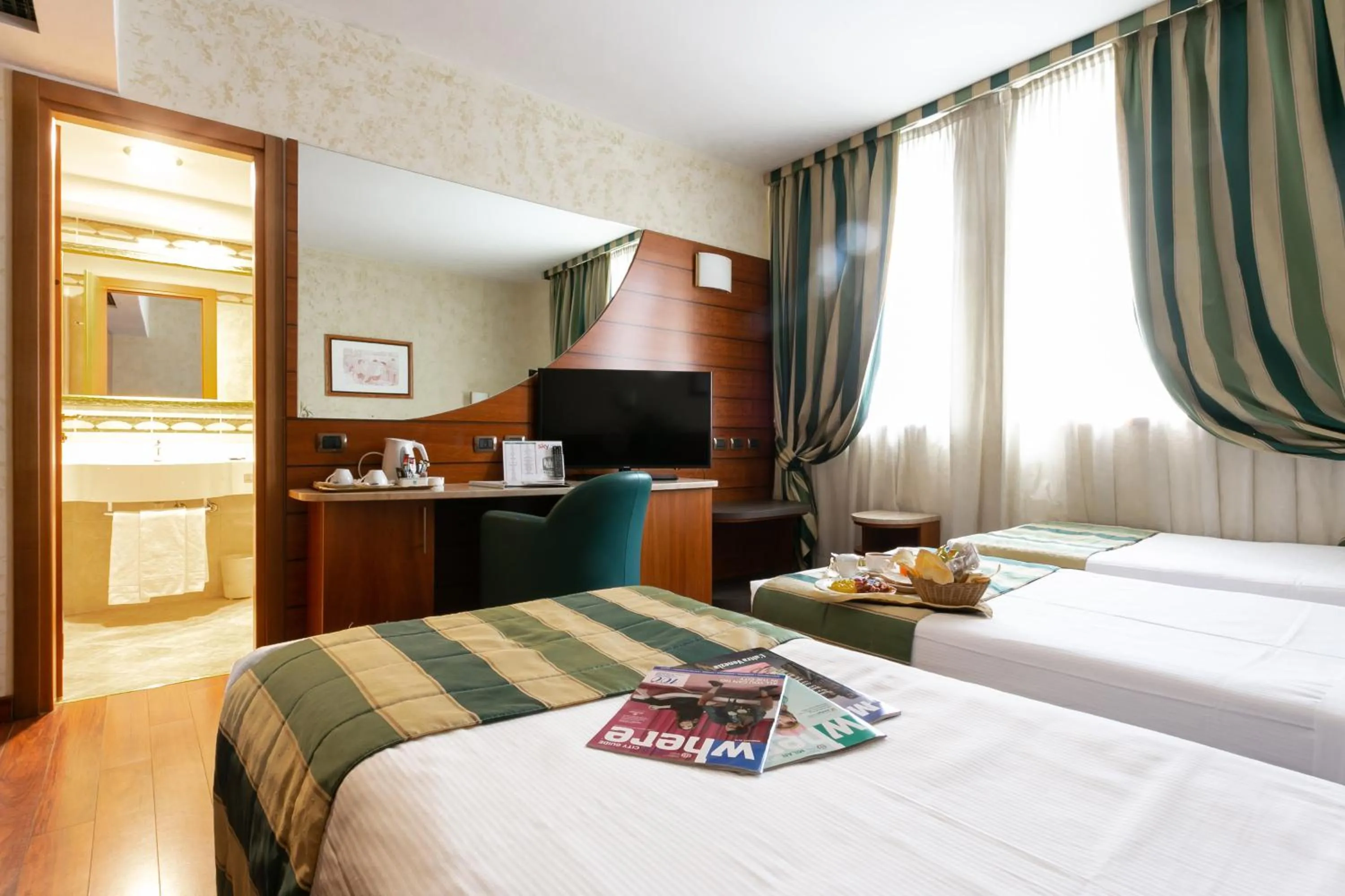 Photo of the whole room, Bed in Hotel Mirage Sure Hotel Collection by Best Western