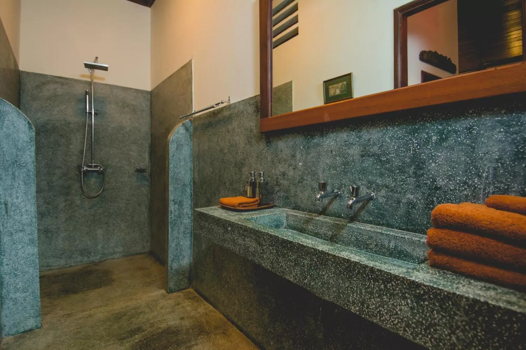 Bathroom in Terres Rouges Lodge