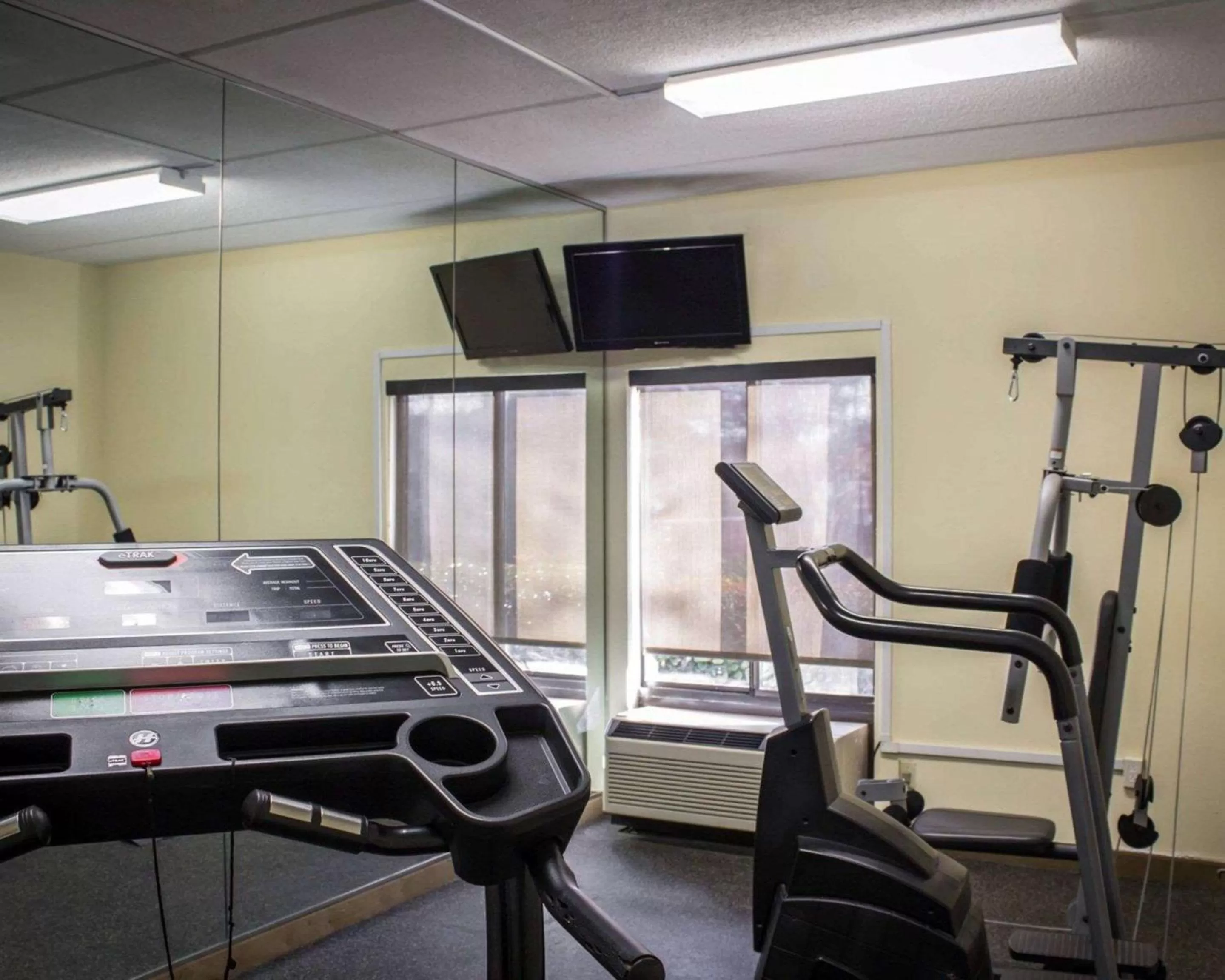 Fitness centre/facilities in Comfort Inn & Suites Fuquay Varina