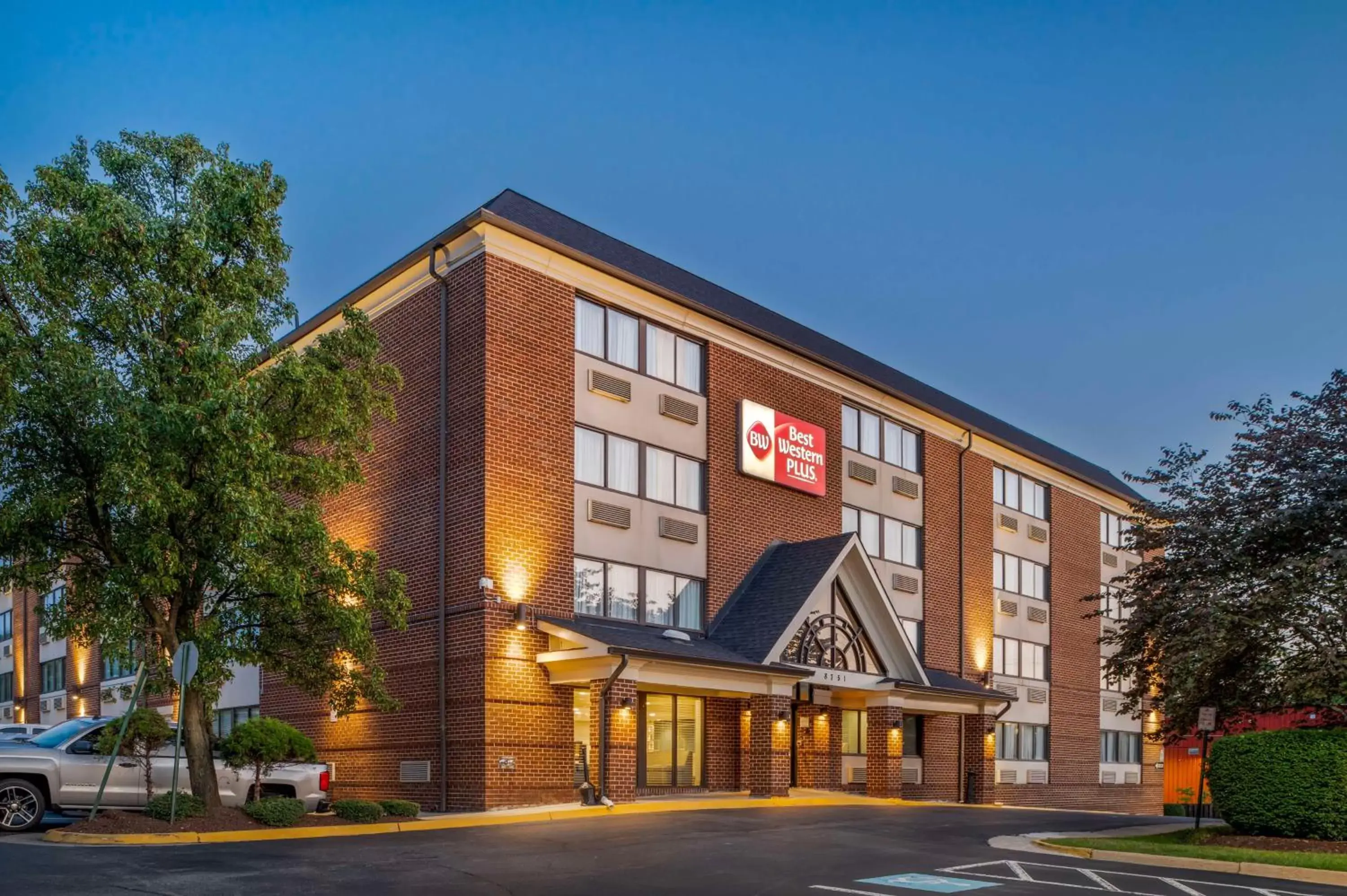 Property building in Best Western Plus Alexandria Fort Belvoir Property building in Best Western Plus Alexandria Fort Belvoir