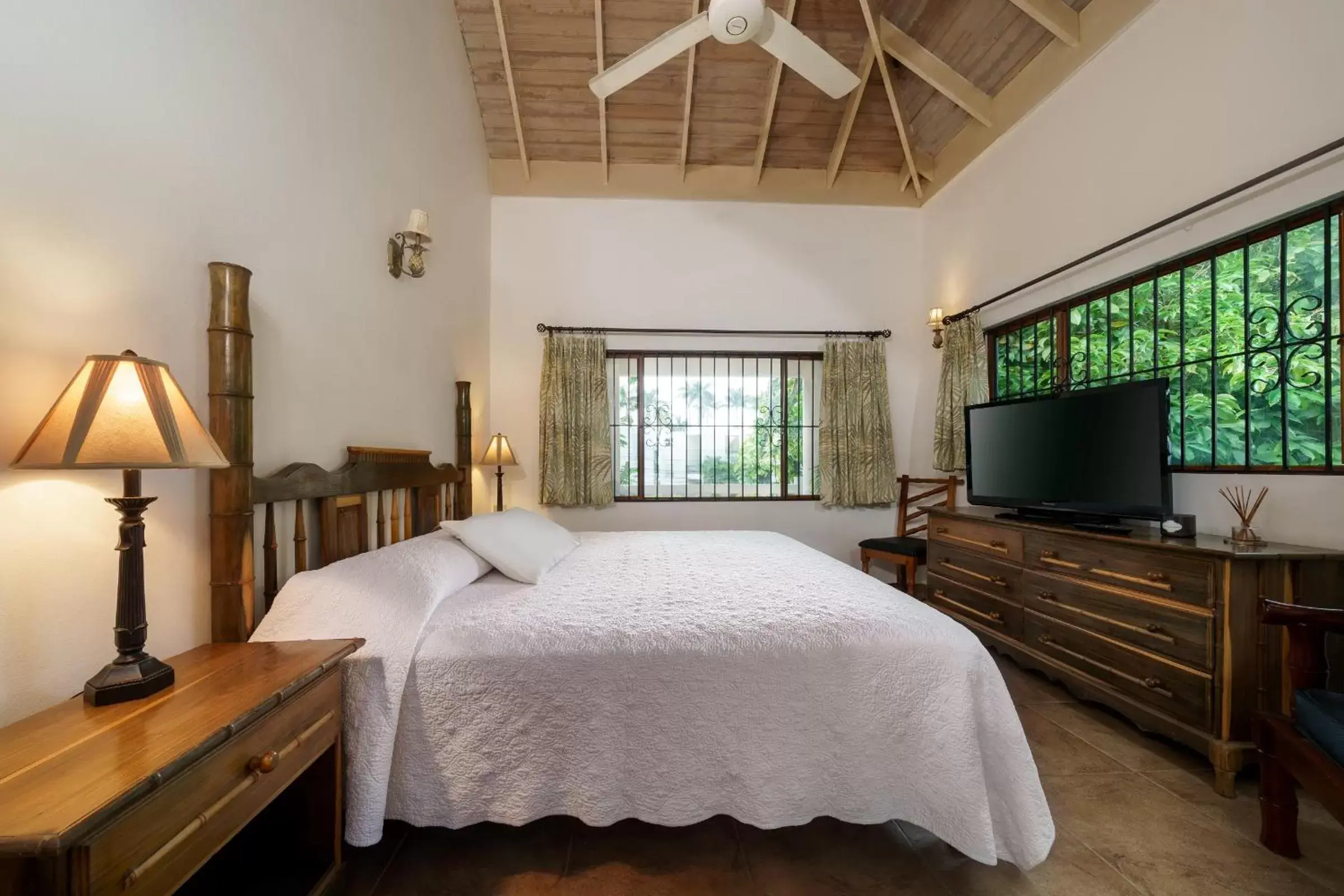 Bedroom, Bed in Beach House Condos, Negril