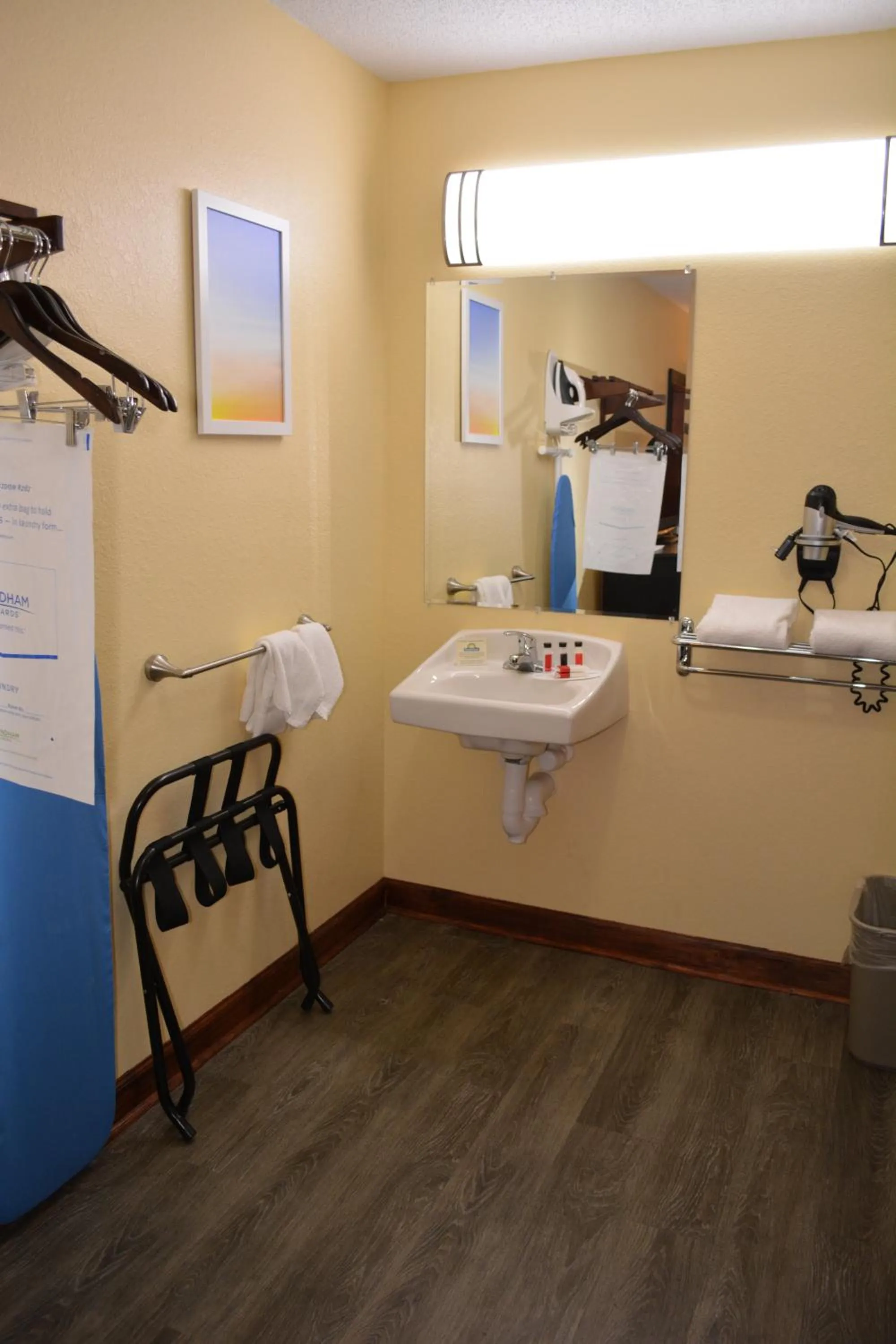 Days Inn by Wyndham Jacksonville NC