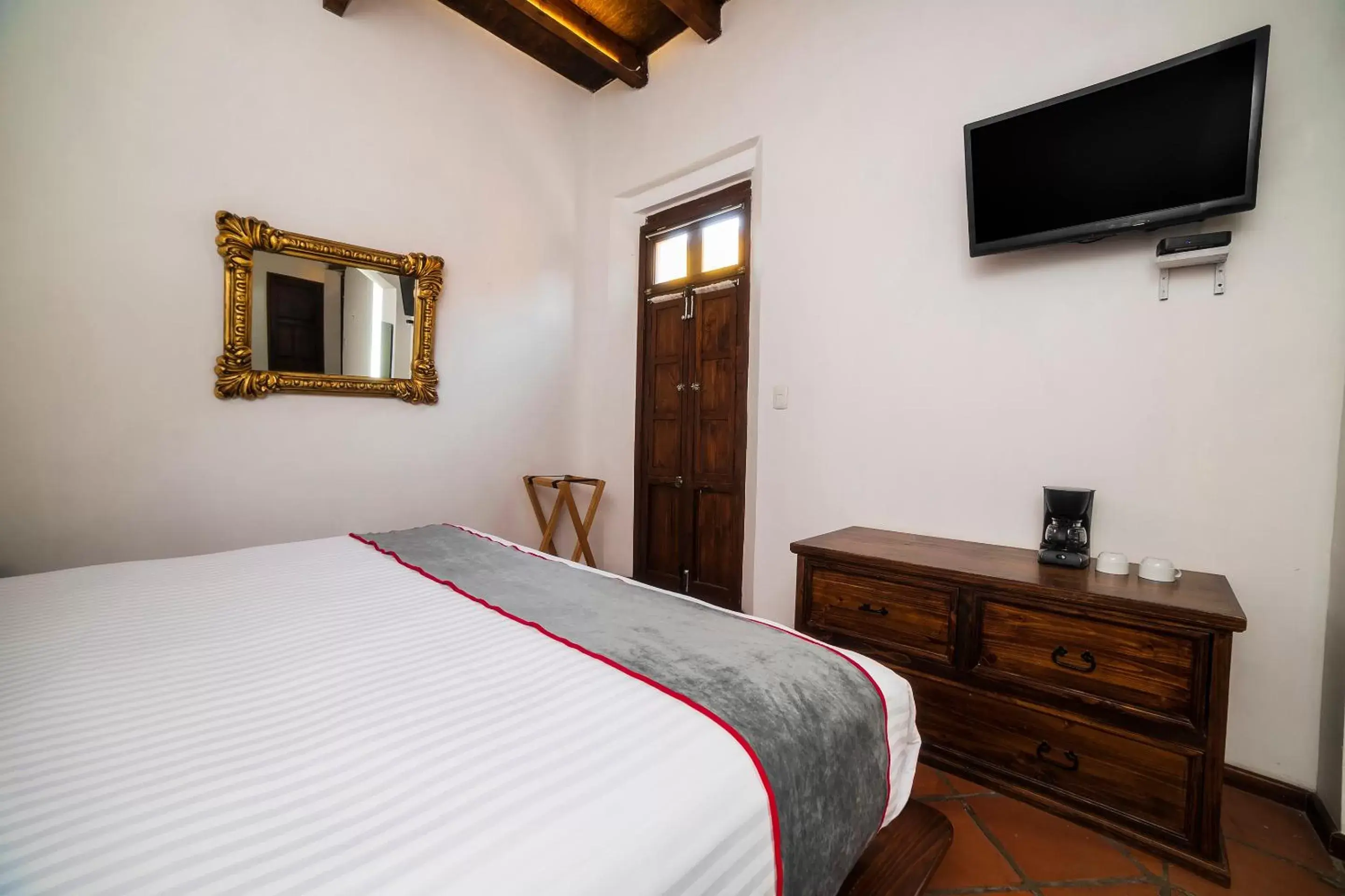 Bedroom, Bed in Collection O Al otro lado del rio, Puebla