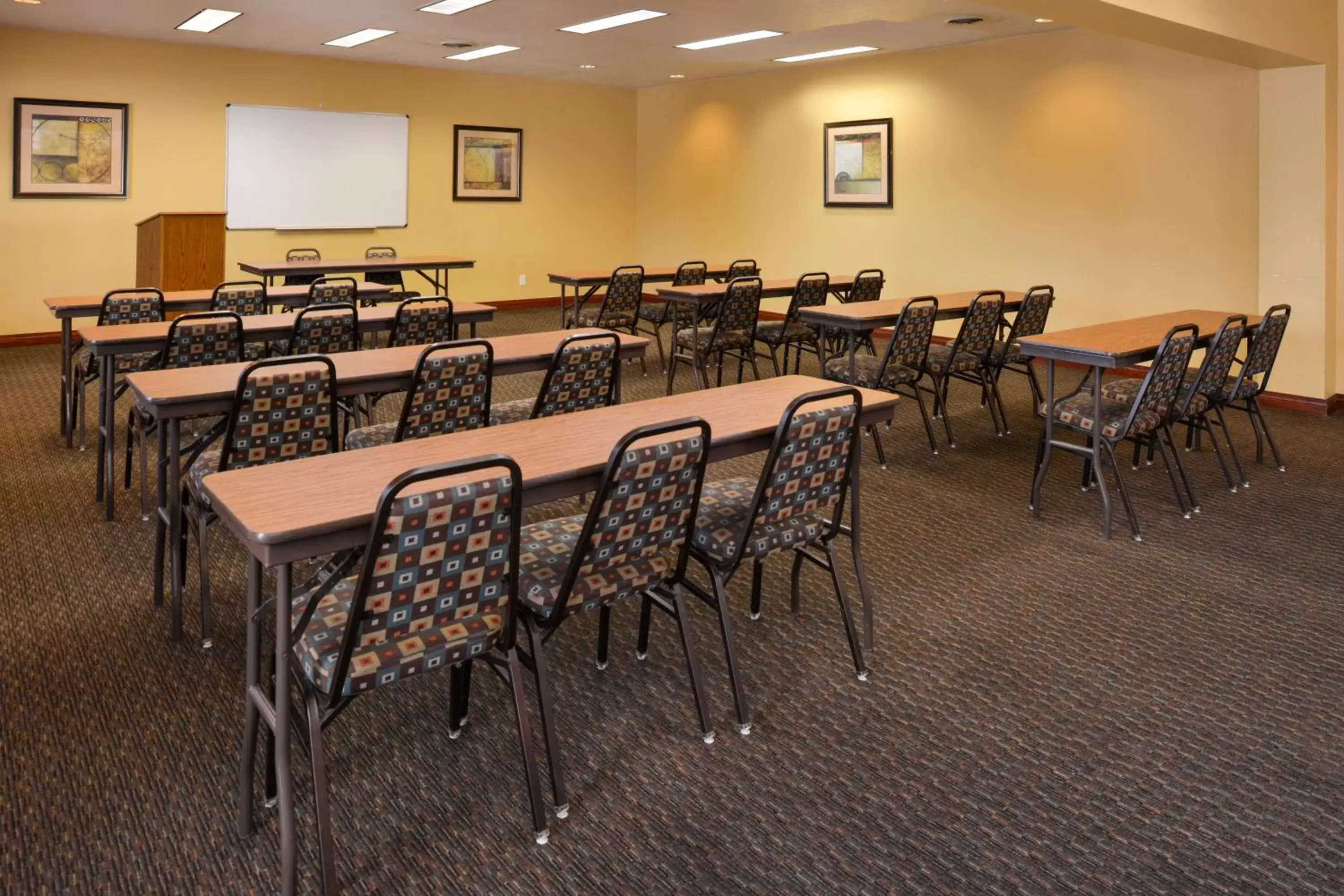 Meeting/conference room in Holiday Inn Express Morgantown, an IHG Hotel