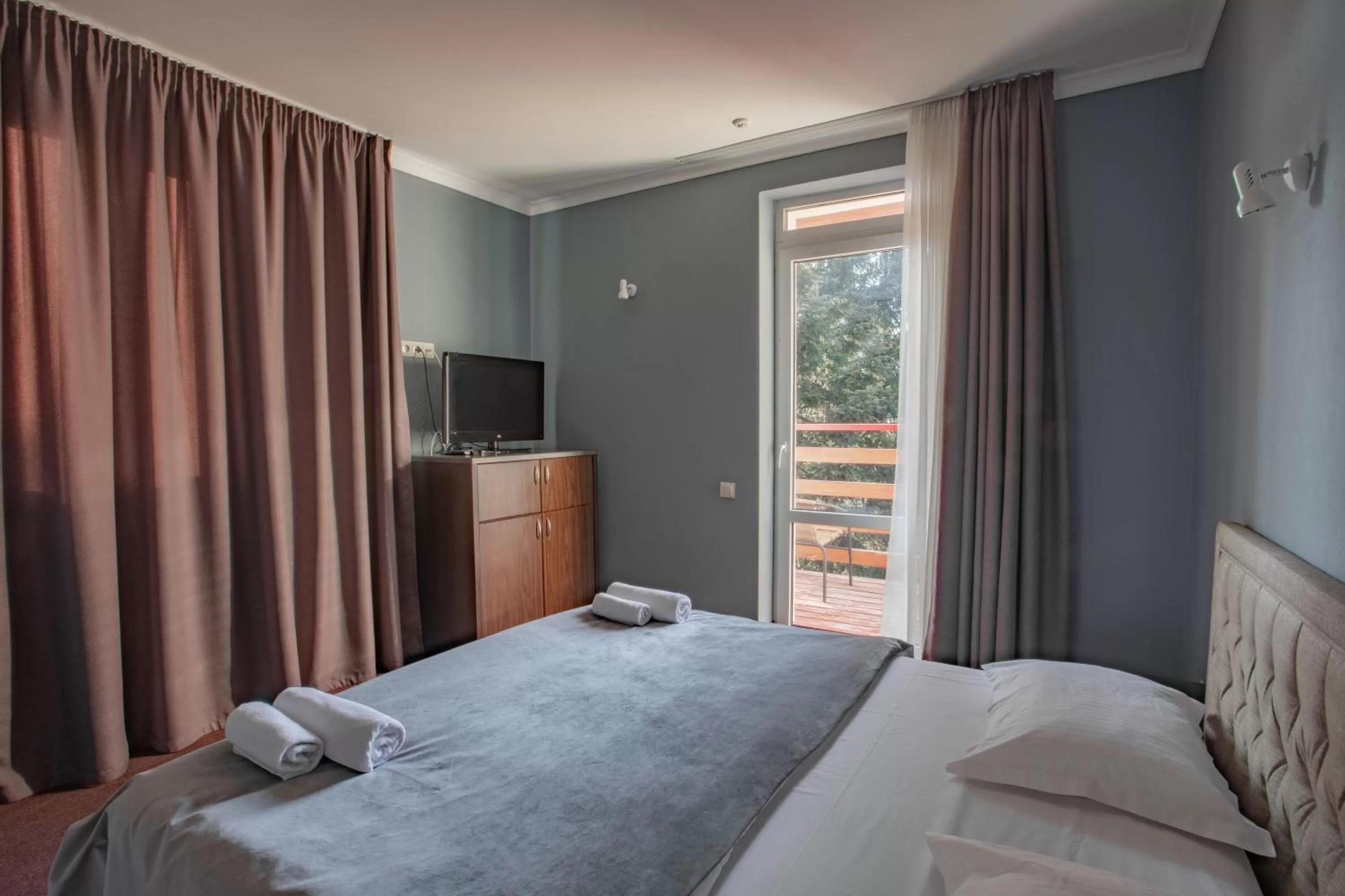 Bed in Wellland Hotel