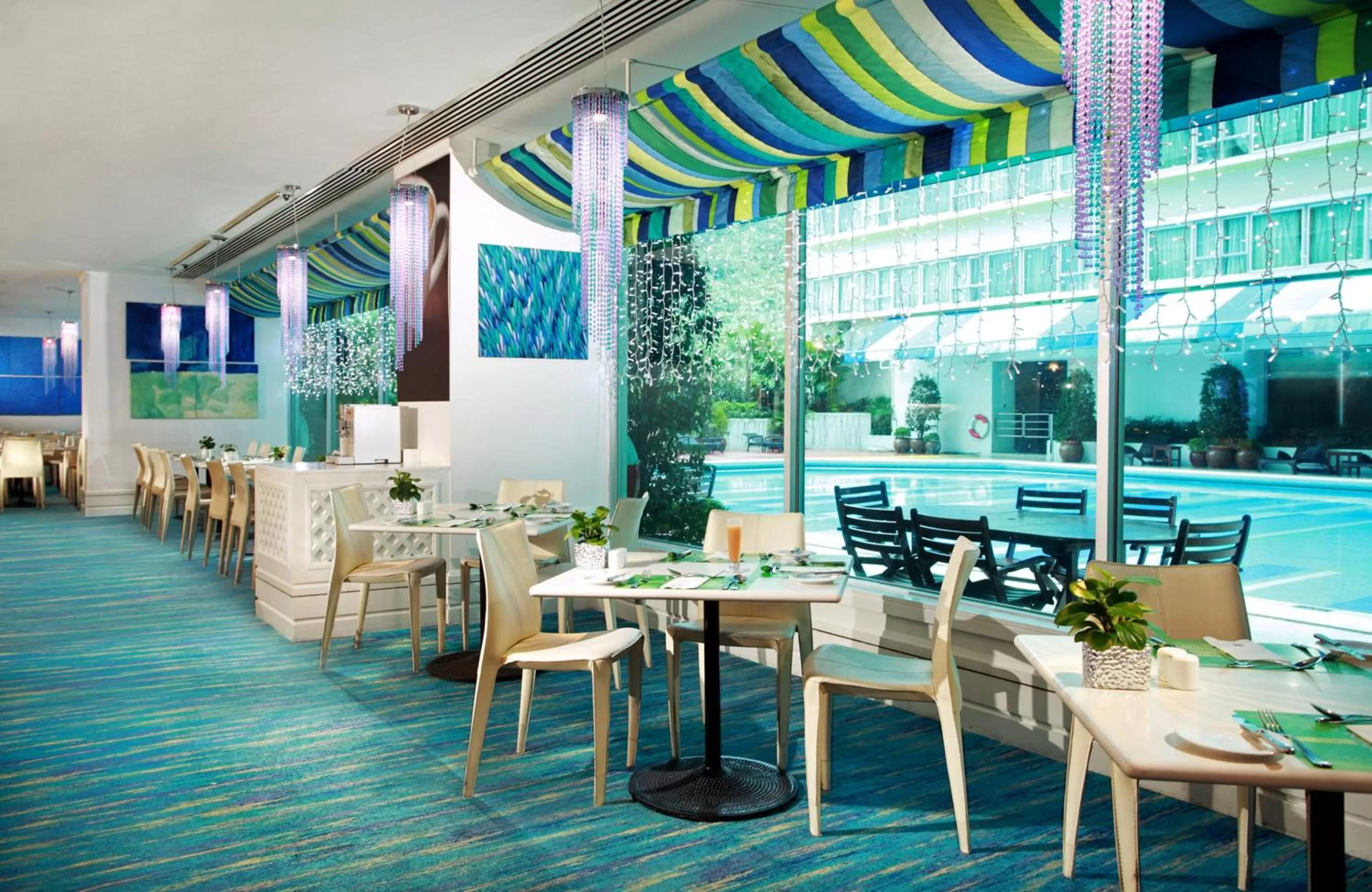 Buffet breakfast in Regal Riverside Hotel