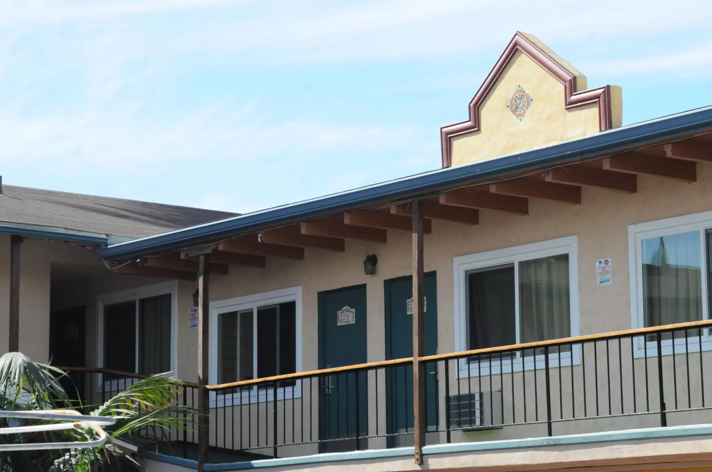 Facade/entrance, Property Building in Sandyland Reef Inn