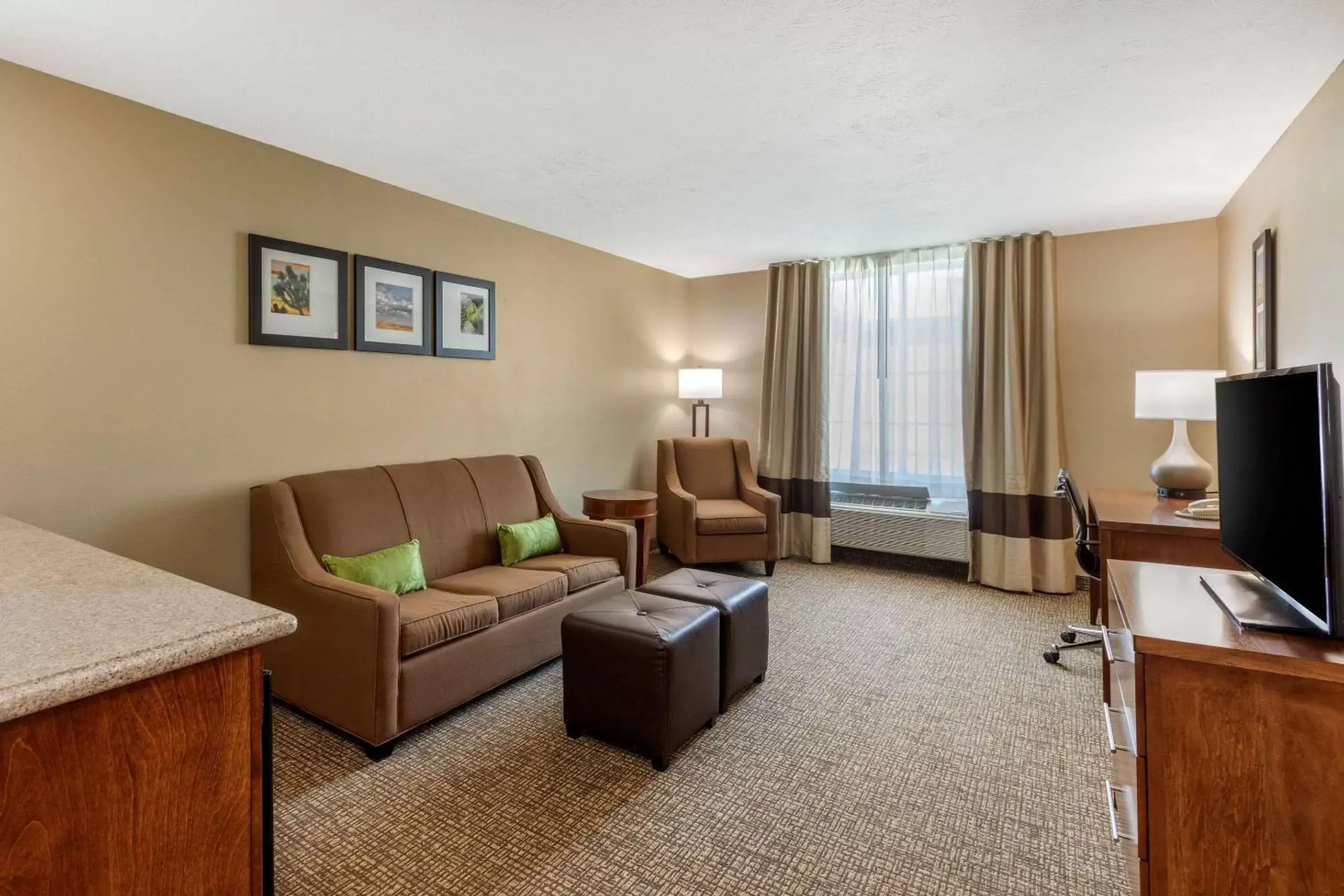 Photo of the whole room, Seating Area in Comfort Inn & Suites El Centro I-8