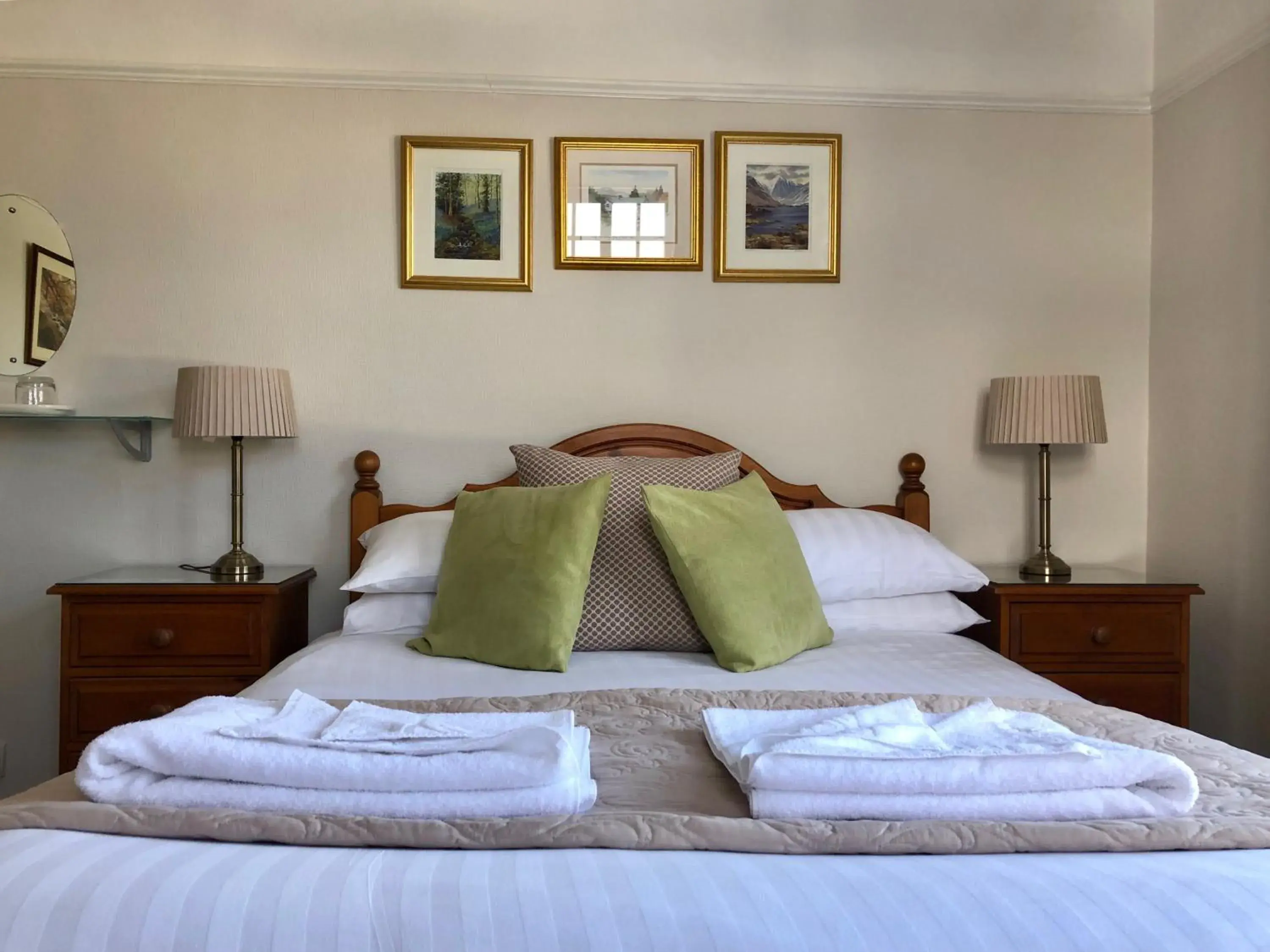 Bed in Meadowcroft Guest House