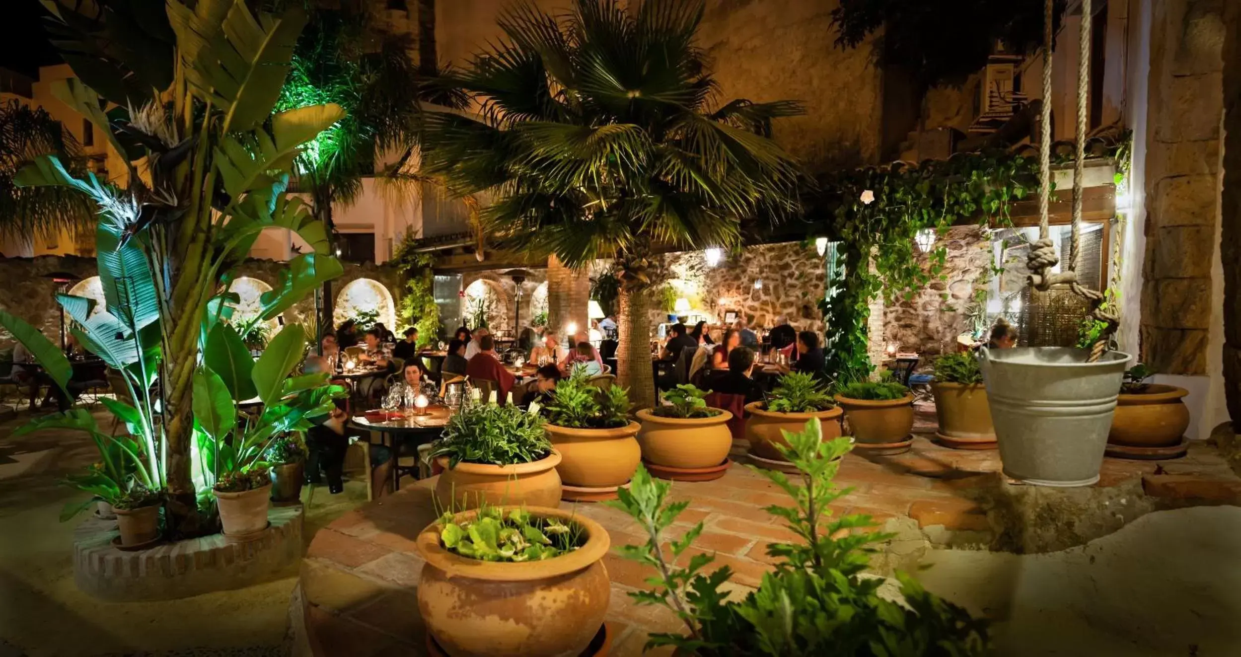 Restaurant/places to eat in Hotel La Casa del Califa