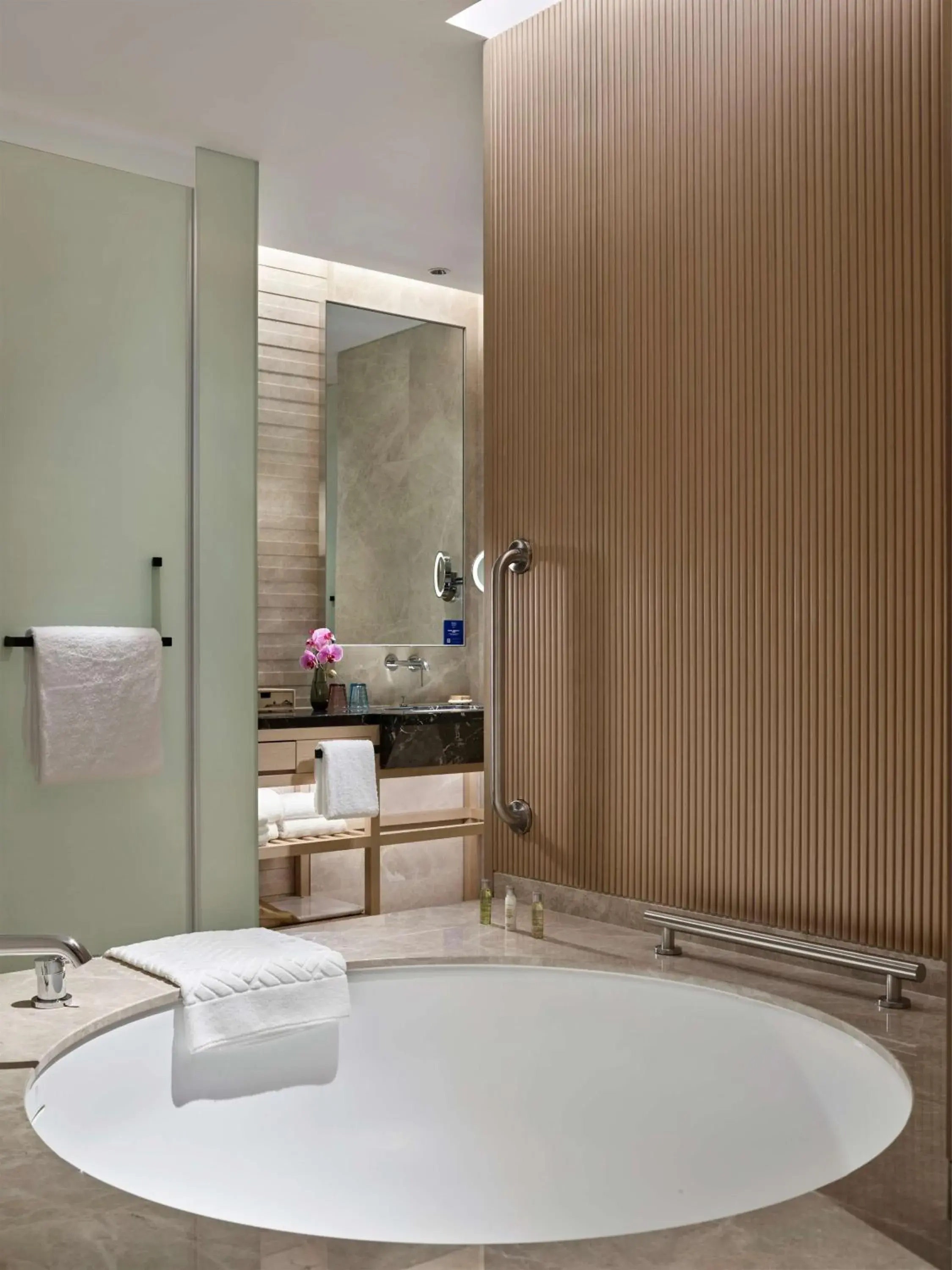 Bathroom in Hilton Shanghai Songjiang Guangfulin