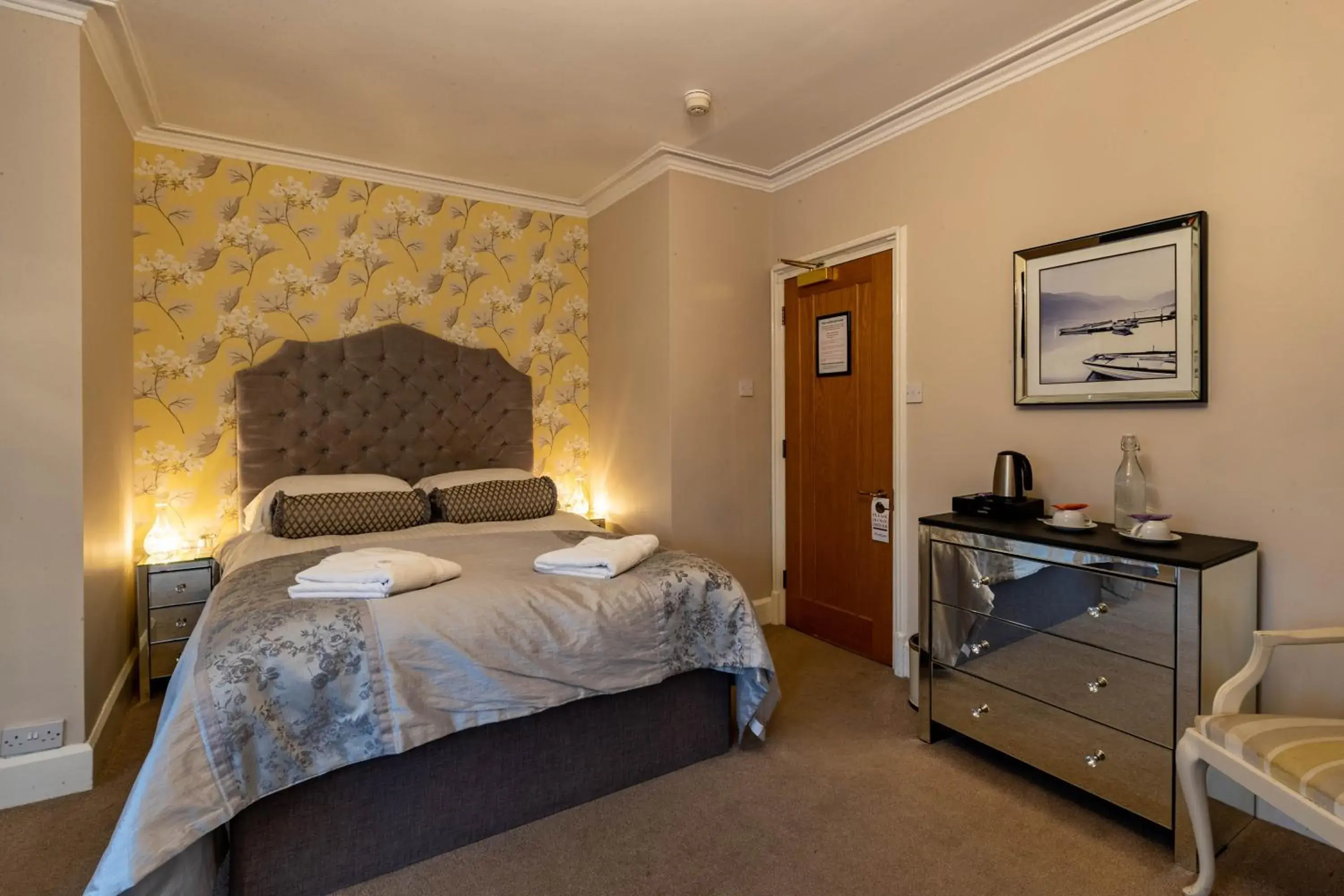Bed in Holly Lodge Guest House with FREE off site health club