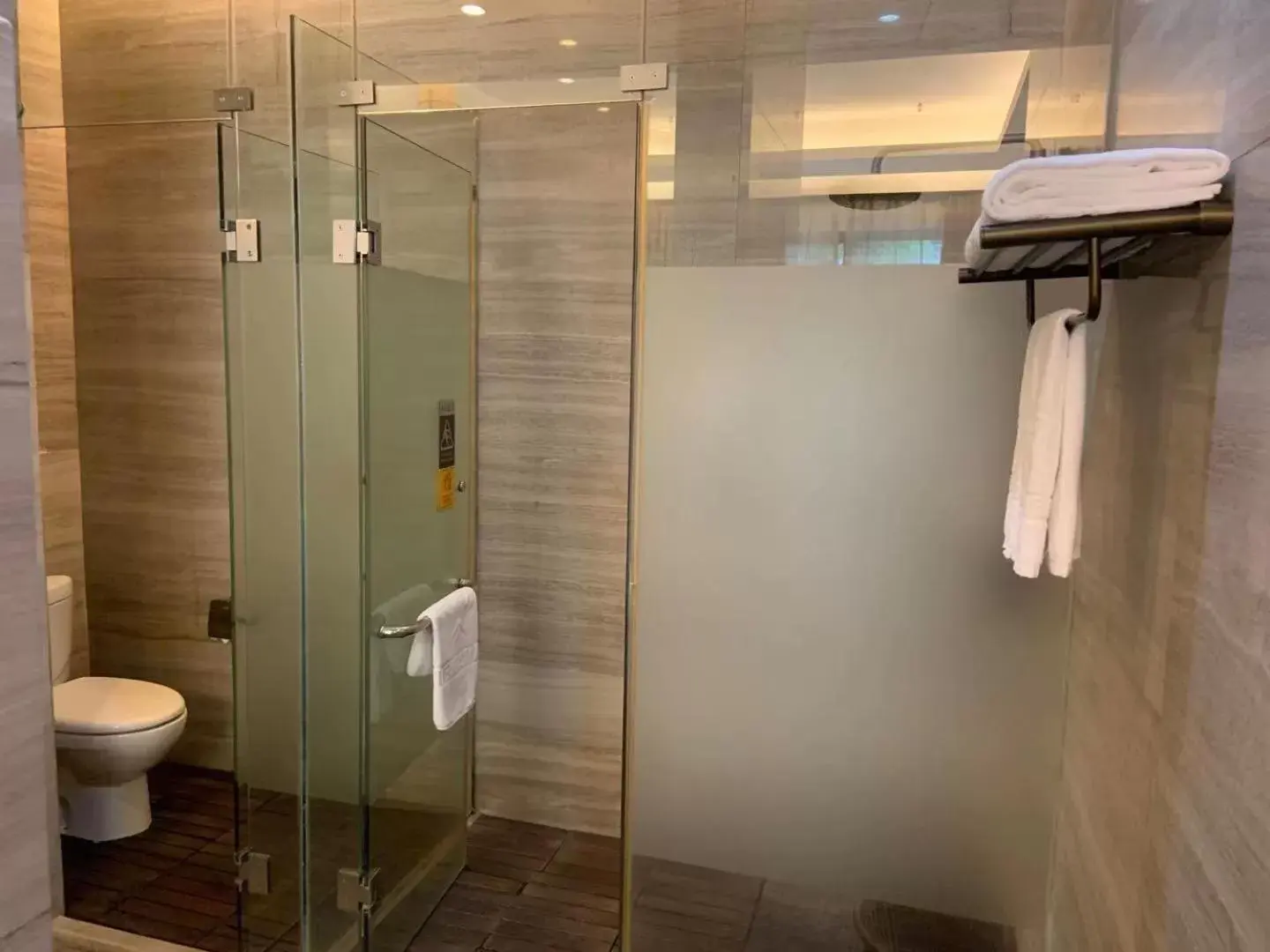 Bathroom in Guangzhou Fangyuan Hotel