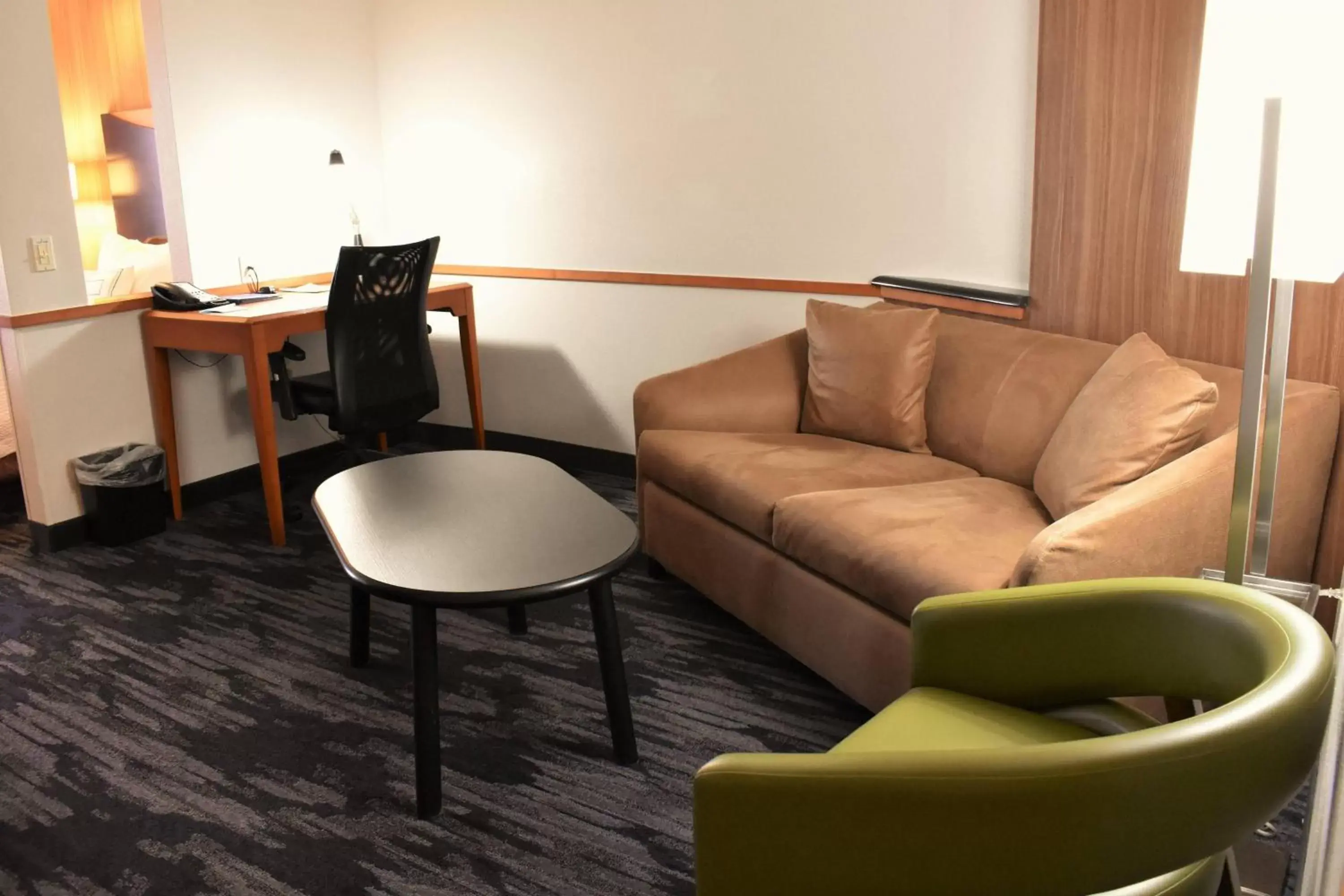 Living room, Seating Area in Fairfield Inn and Suites by Marriott Strasburg Shenandoah Valley