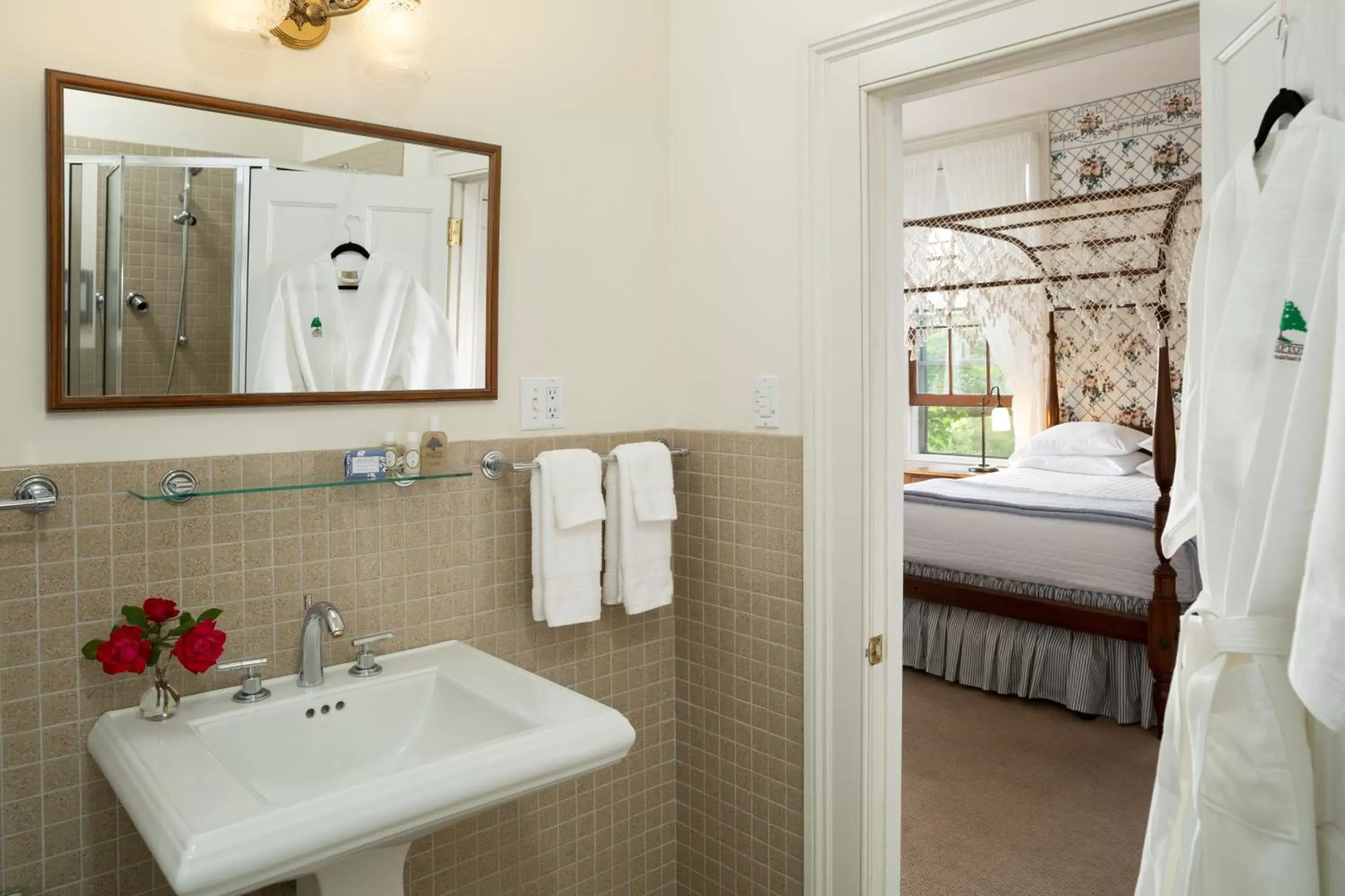 Bathroom in Brampton Bed and Breakfast Inn