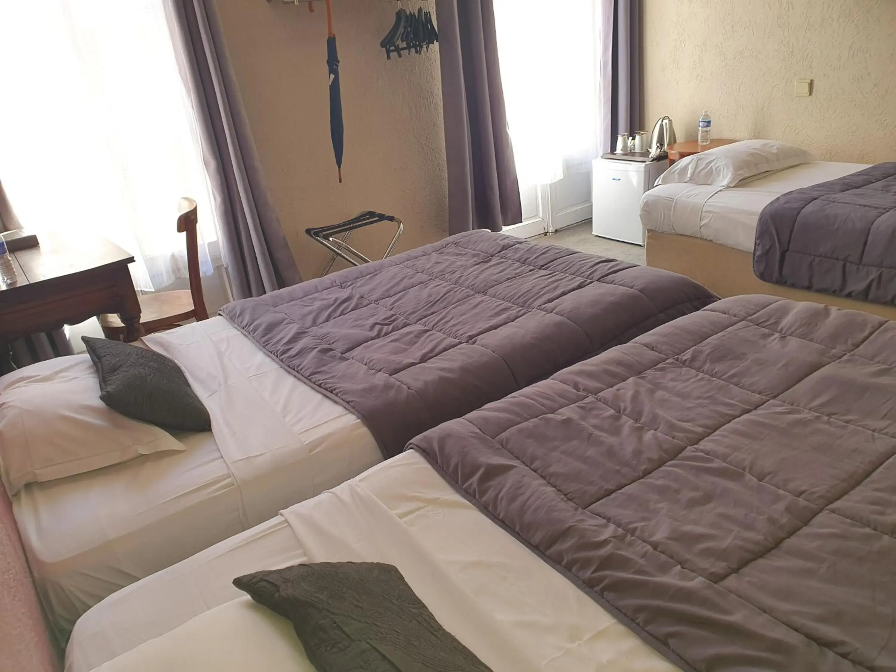 Photo of the whole room, Bed in Hotel De France