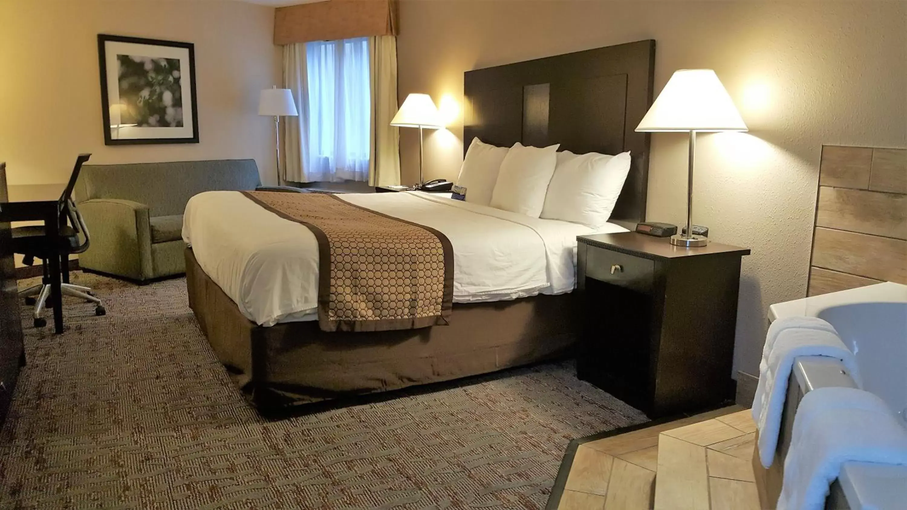 Bedroom, Bed in Baymont by Wyndham Belleville Airport Area Free Airport Shuttle