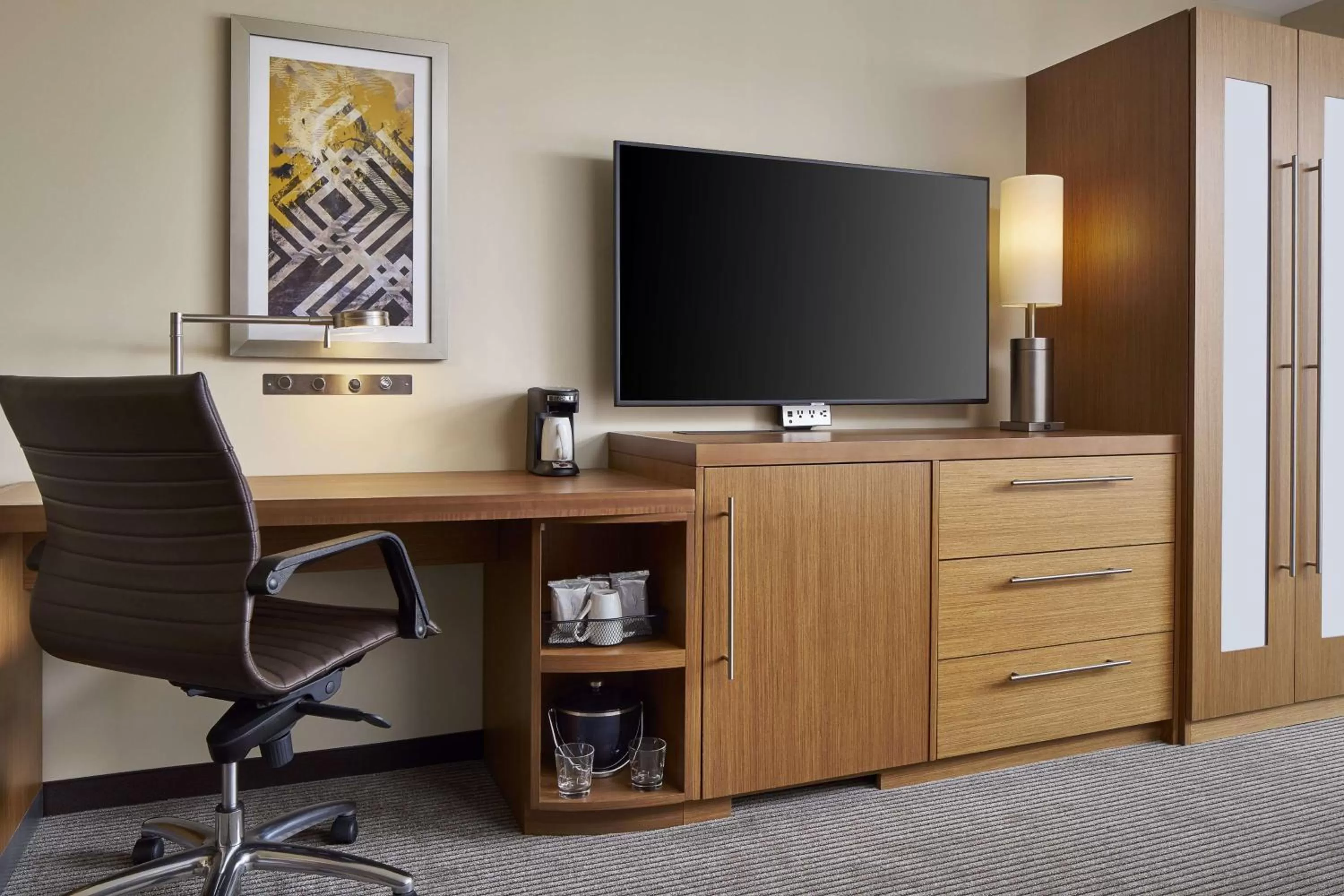 Bedroom in Hyatt Place Wilmington Riverfront