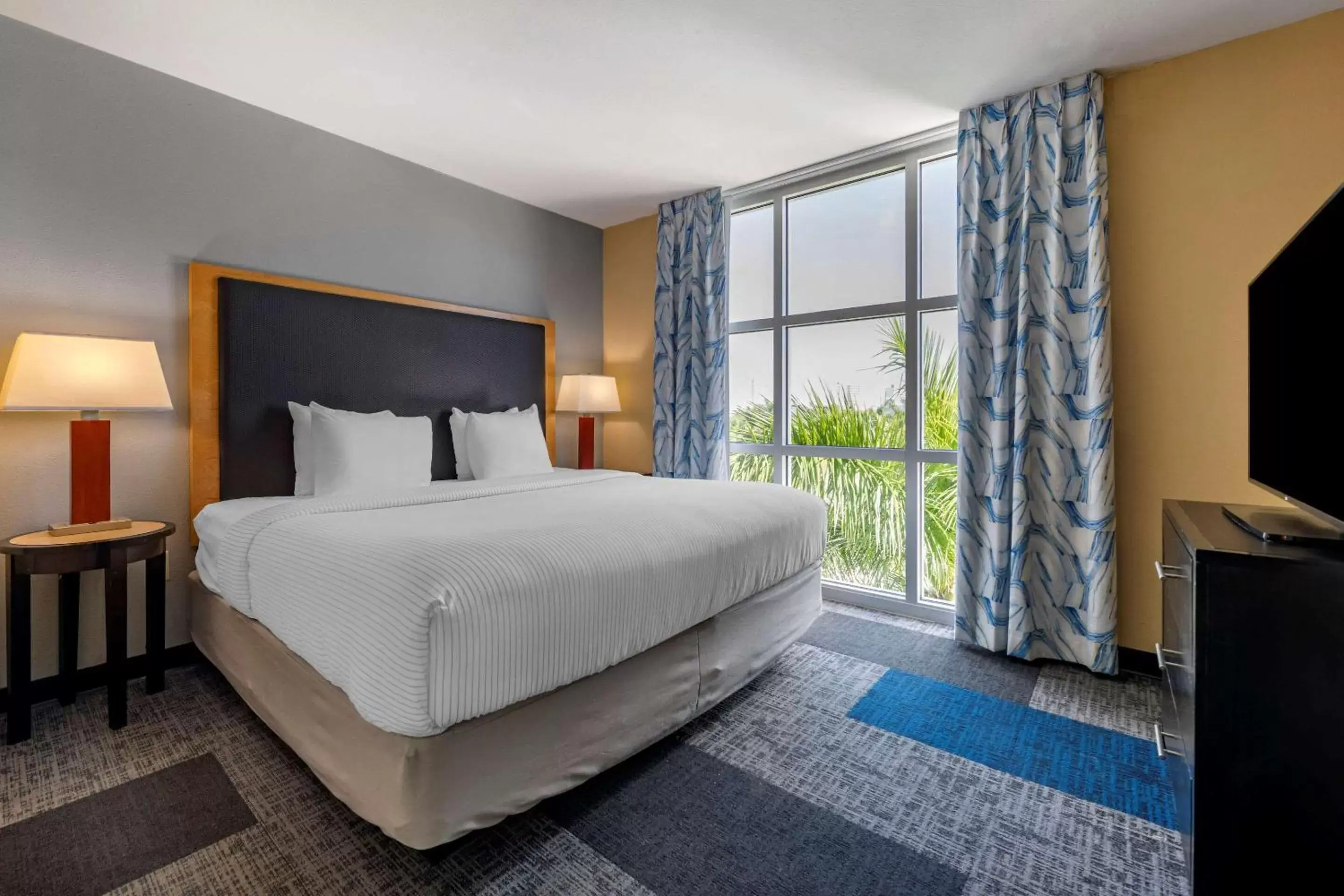 Bedroom, Bed in Cambria Hotel Ft Lauderdale, Airport South & Cruise Port