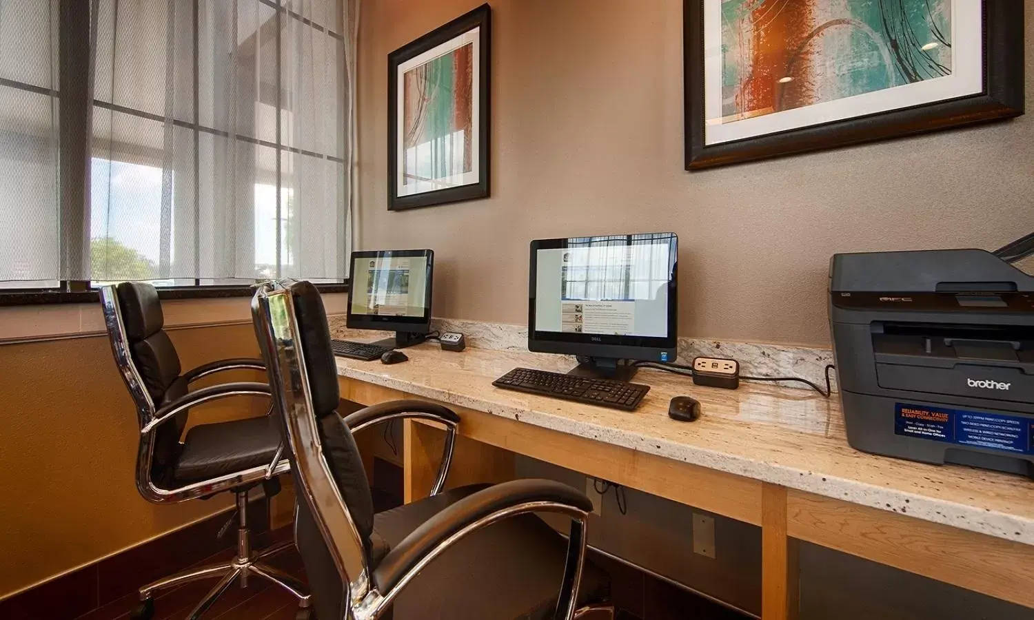 Business facilities in Best Western Hartford Hotel and Suites