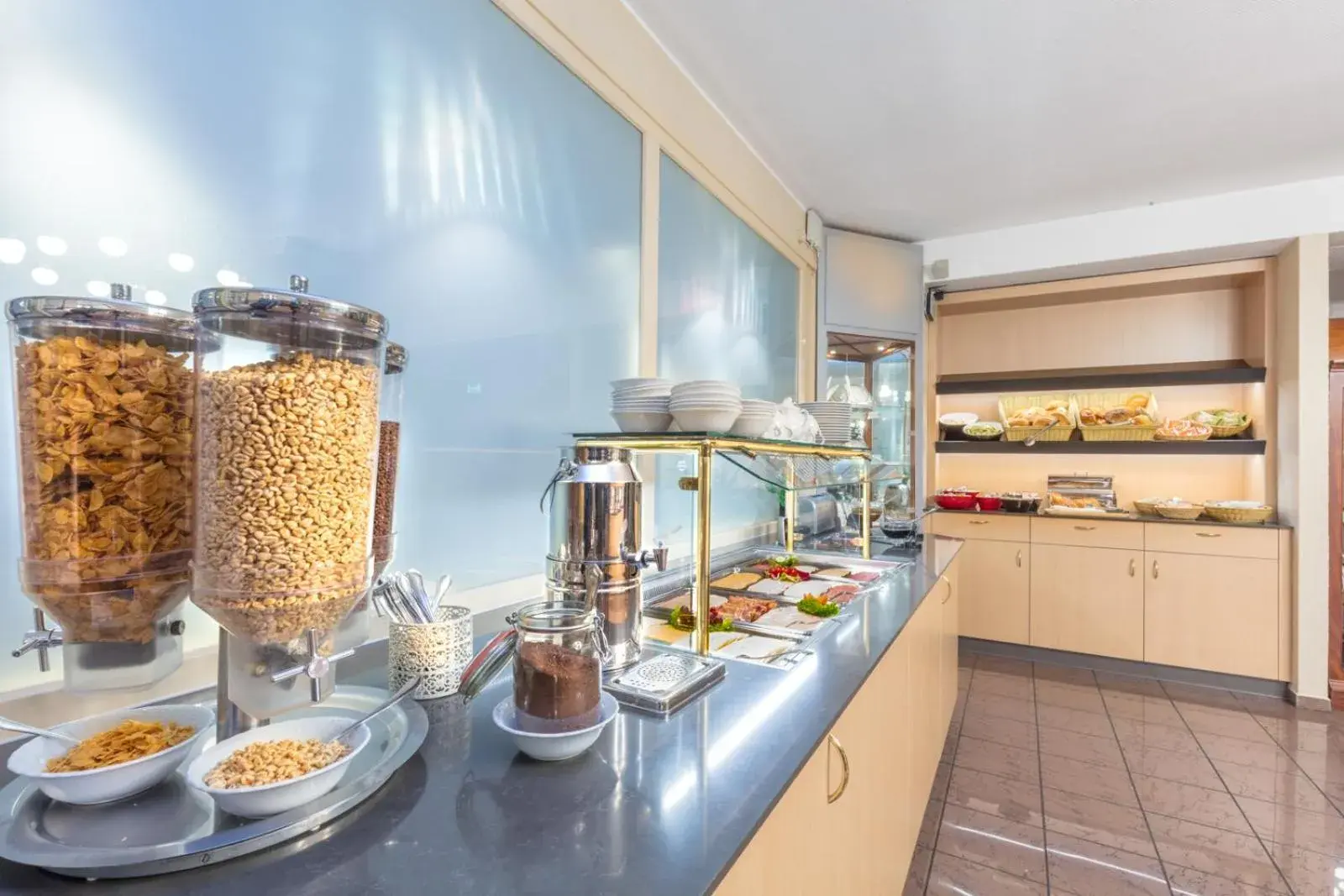 Buffet breakfast, Food in Sport- und Tagungshotel De Poort