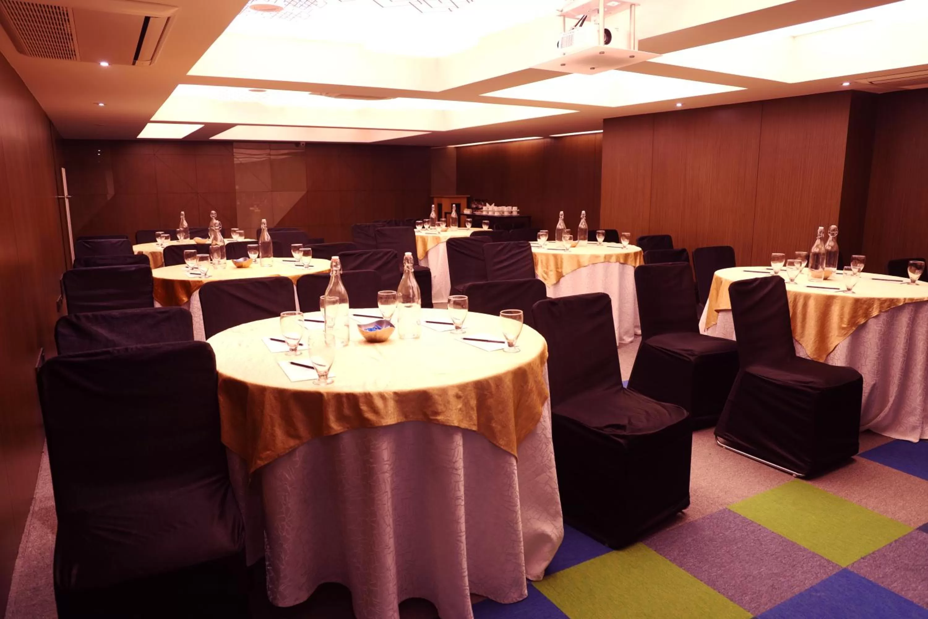 Banquet/Function facilities in Royal Orchid Golden Suites Pune