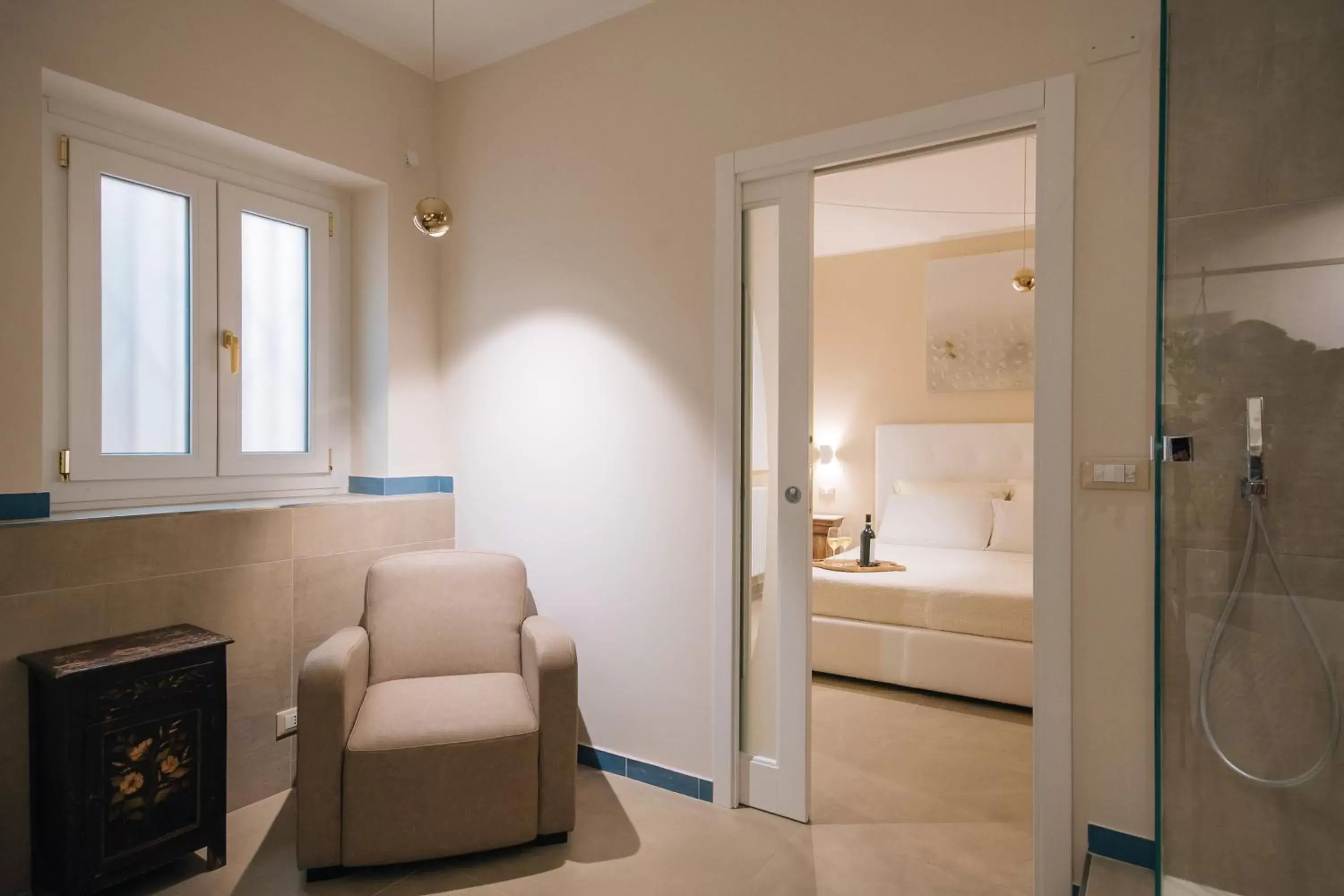 Shower, Seating Area in Boutique B&B Vintage