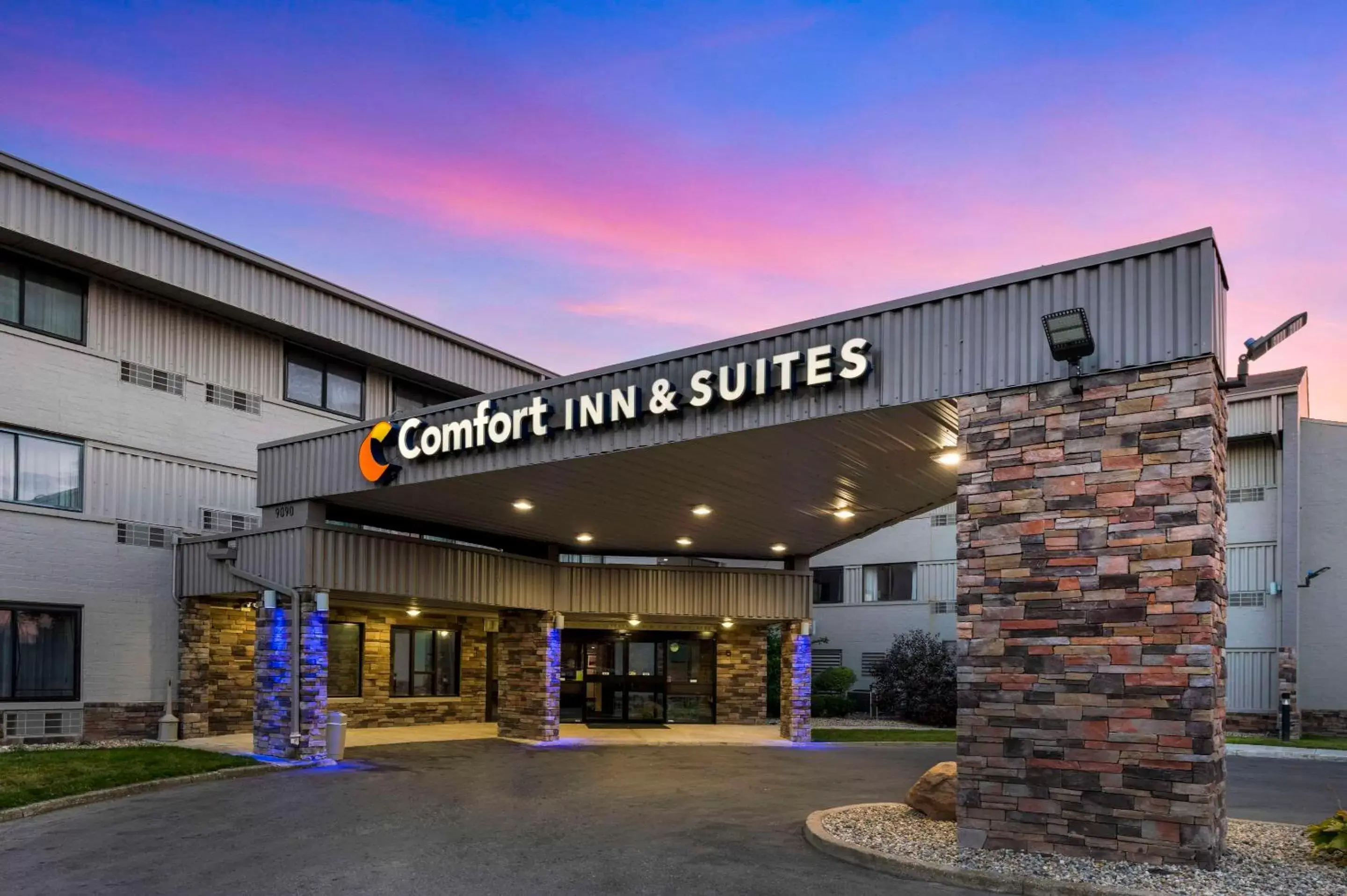 Property building in Comfort Inn & Suites North at the Pyramids