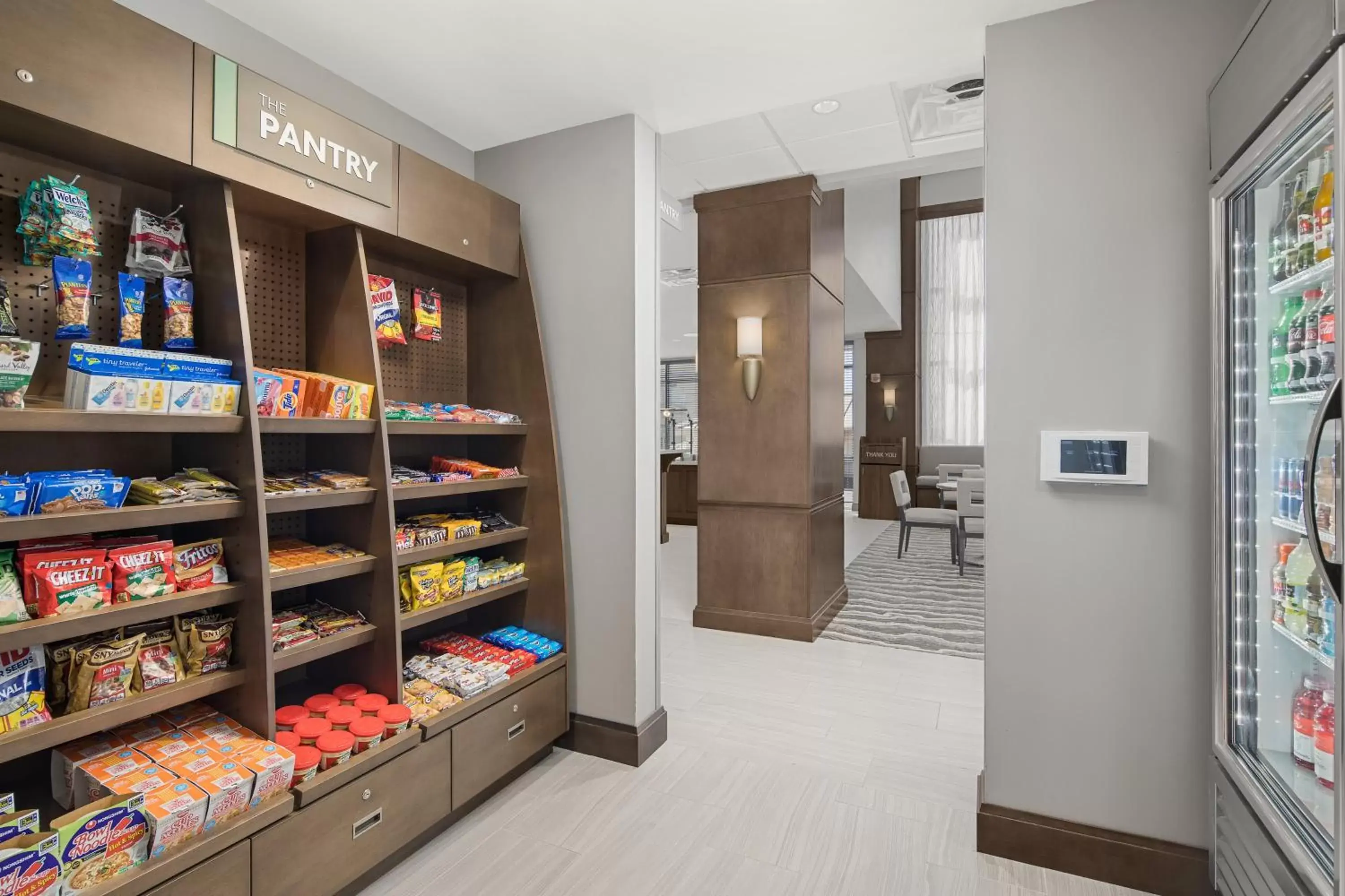 Lobby or reception, Supermarket/Shops in Staybridge Suites - Florence Center, an IHG Hotel