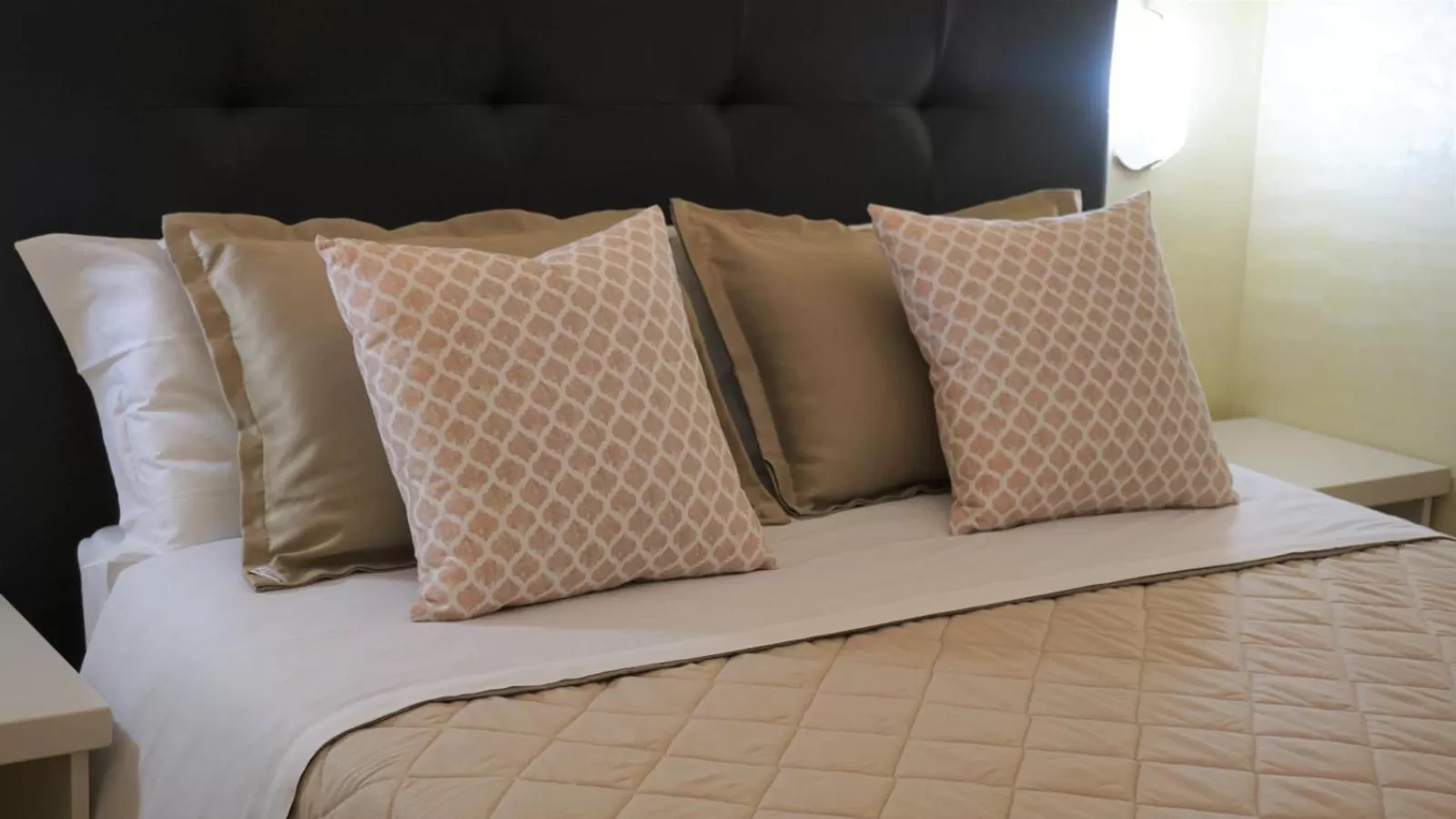 Bed in Hotel Riva Del Sole