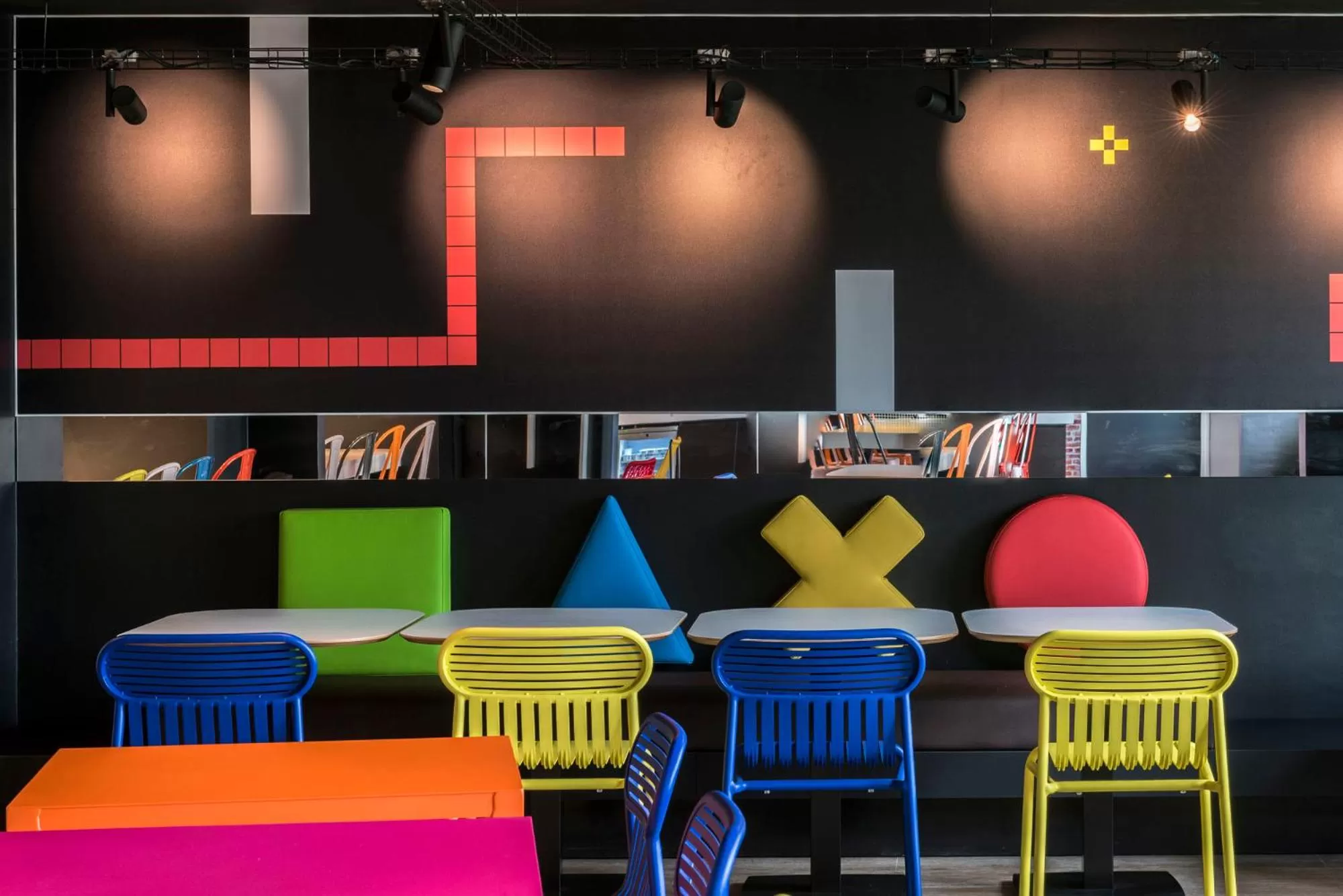 Decorative detail in ibis Styles Lyon Bron Eurexpo