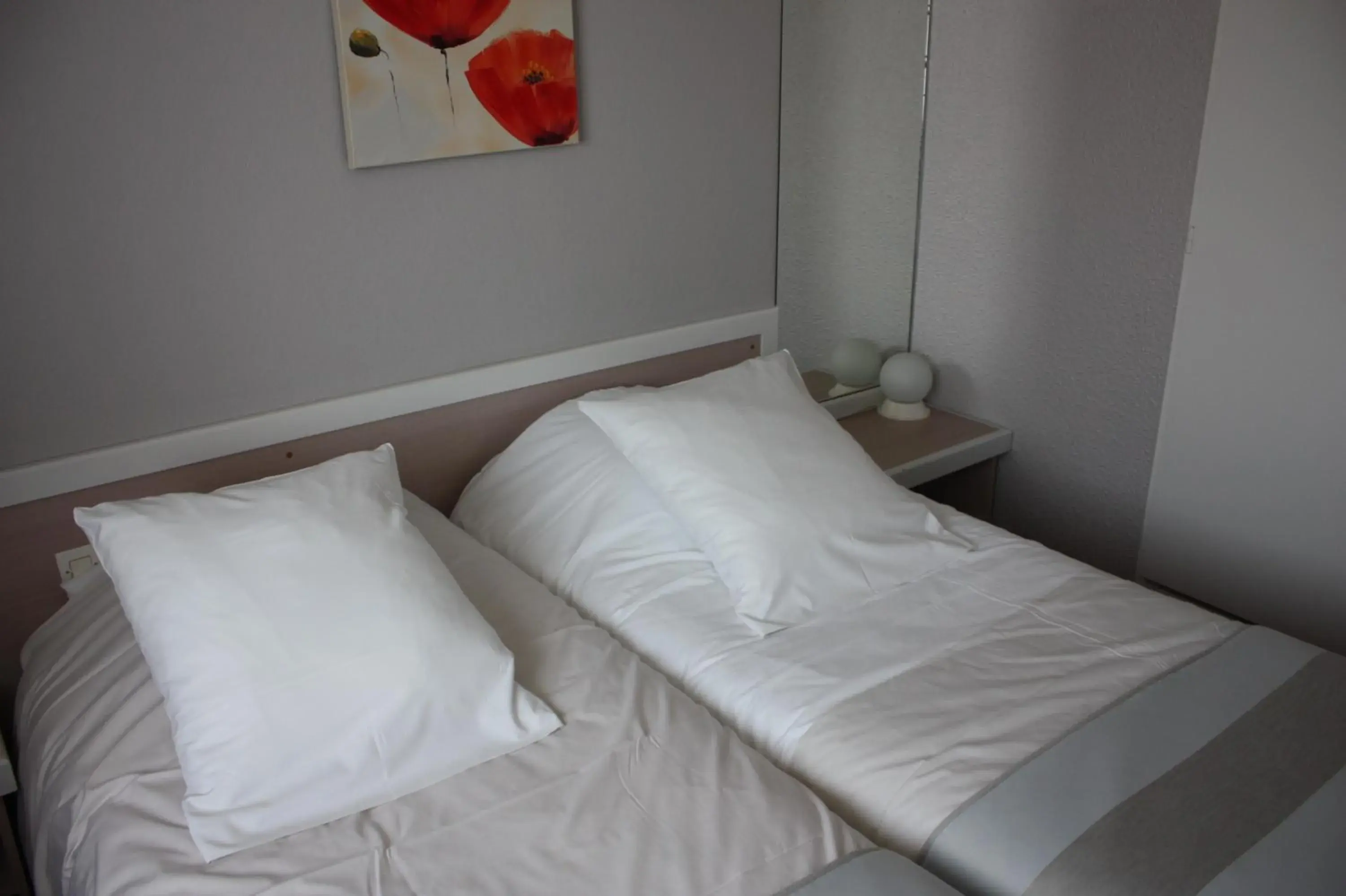 Bed in The Originals City, Hotel Eden, Rouen Nord (Inter-Hotel)