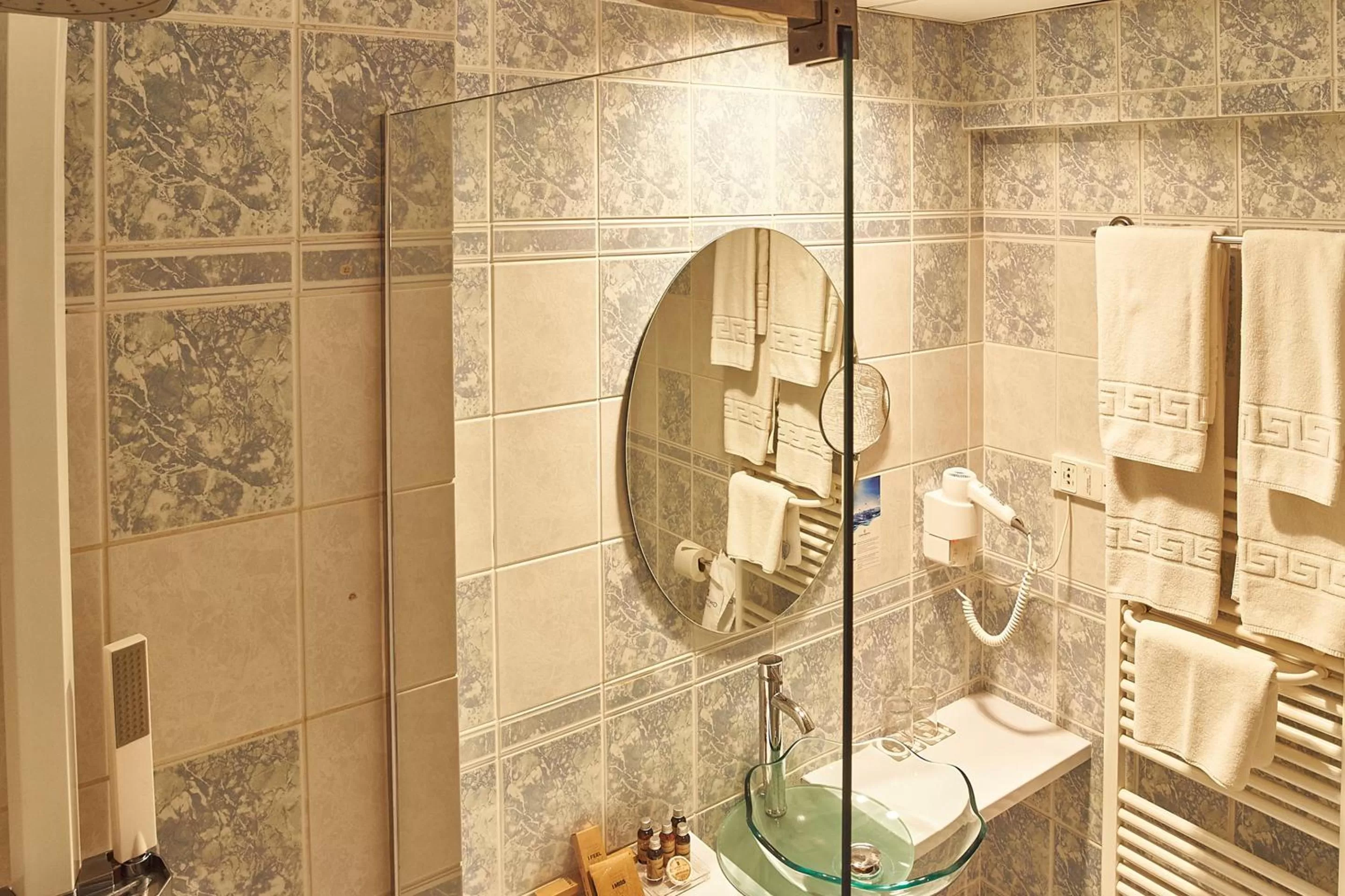 Bathroom in Continental Forum Oradea