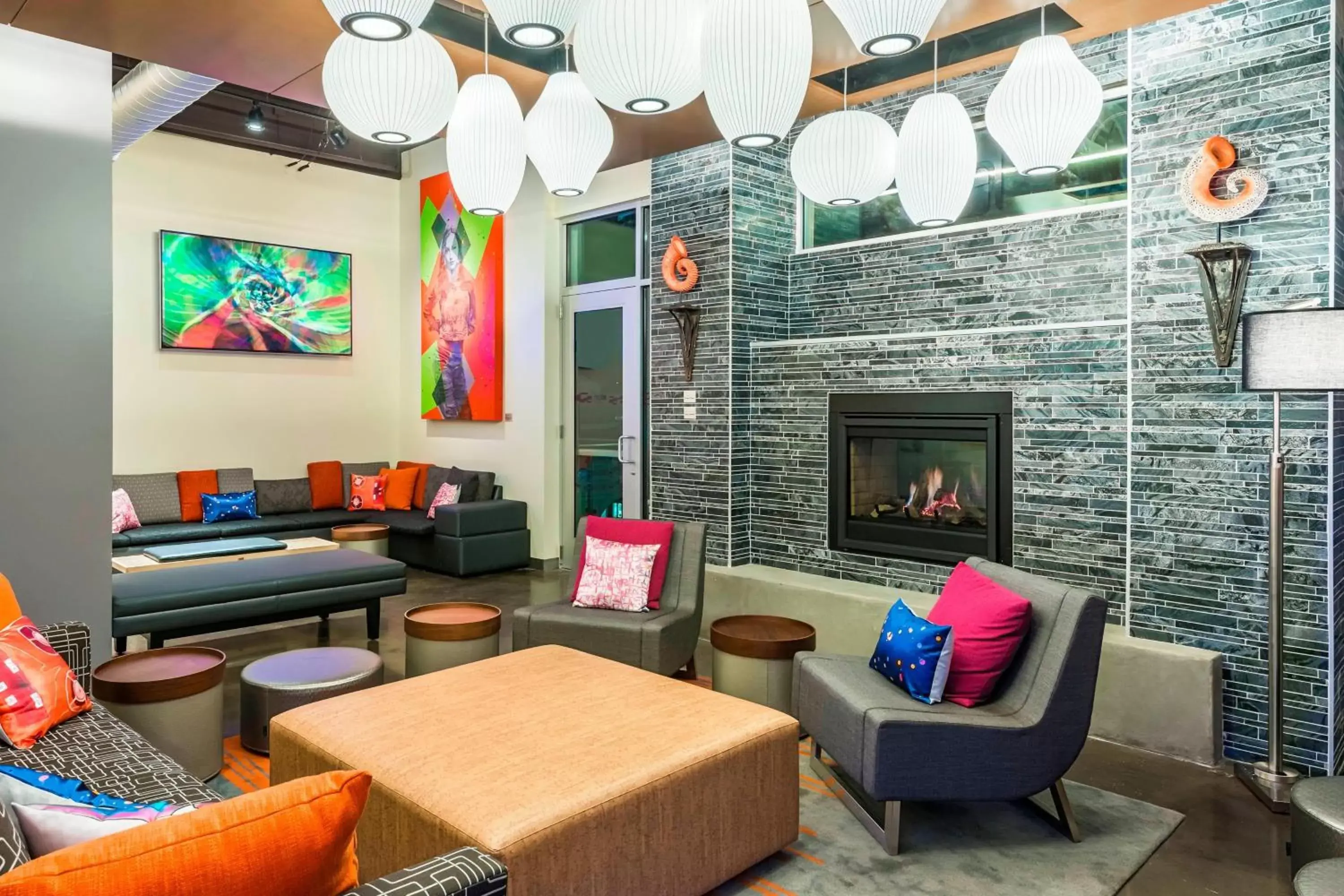 Lounge or bar, Seating Area in Aloft Greenville Downtown