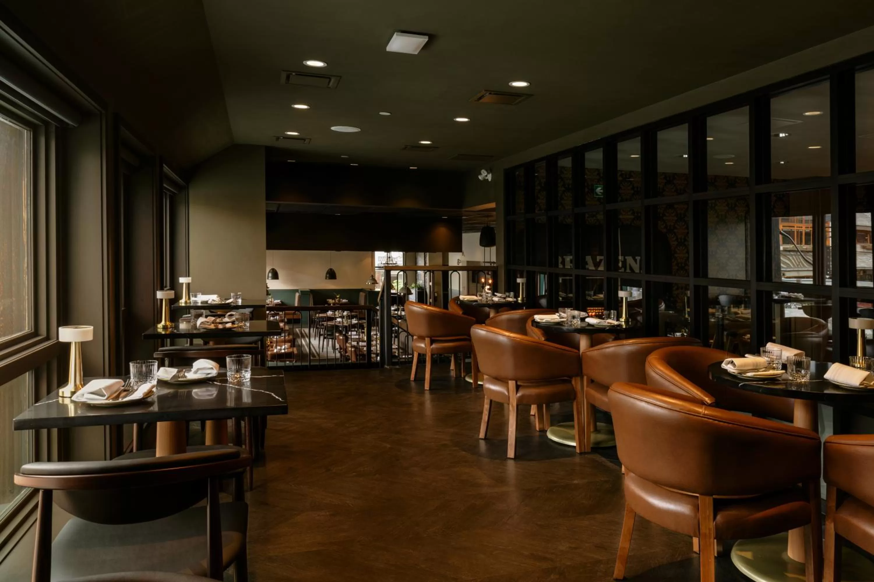 Restaurant/places to eat in Mount Royal Hotel