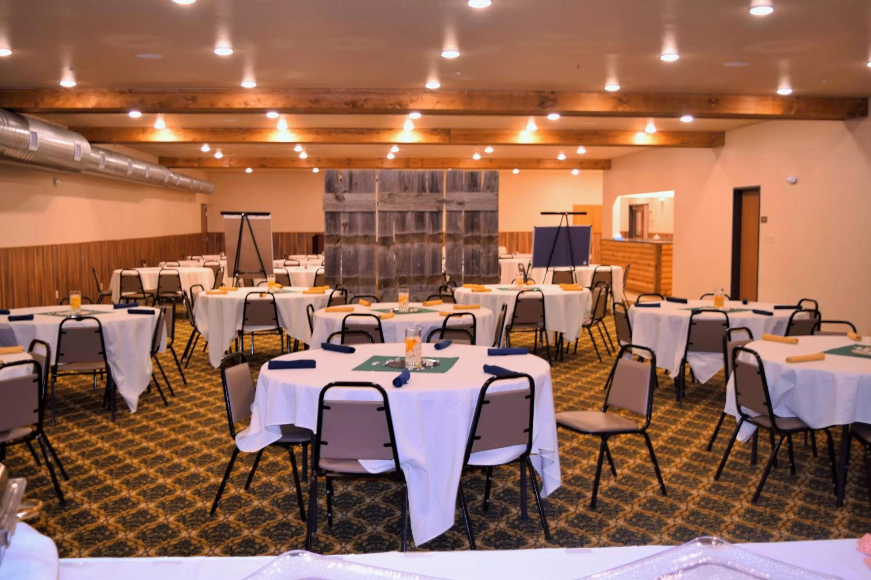 Banquet/Function facilities in Newcastle Lodge & Convention Center