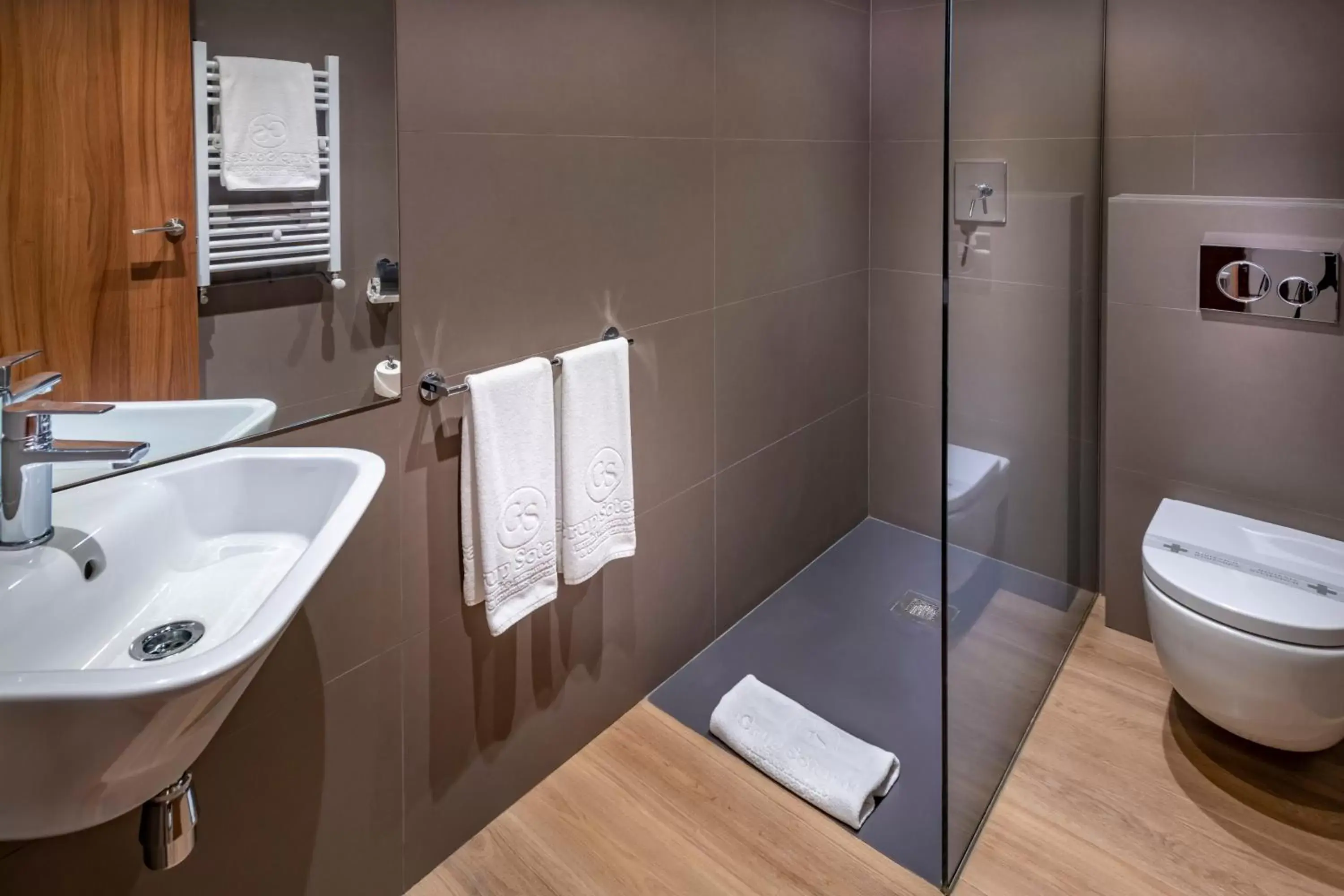 Shower, Bathroom in Ciudad de Castelldefels