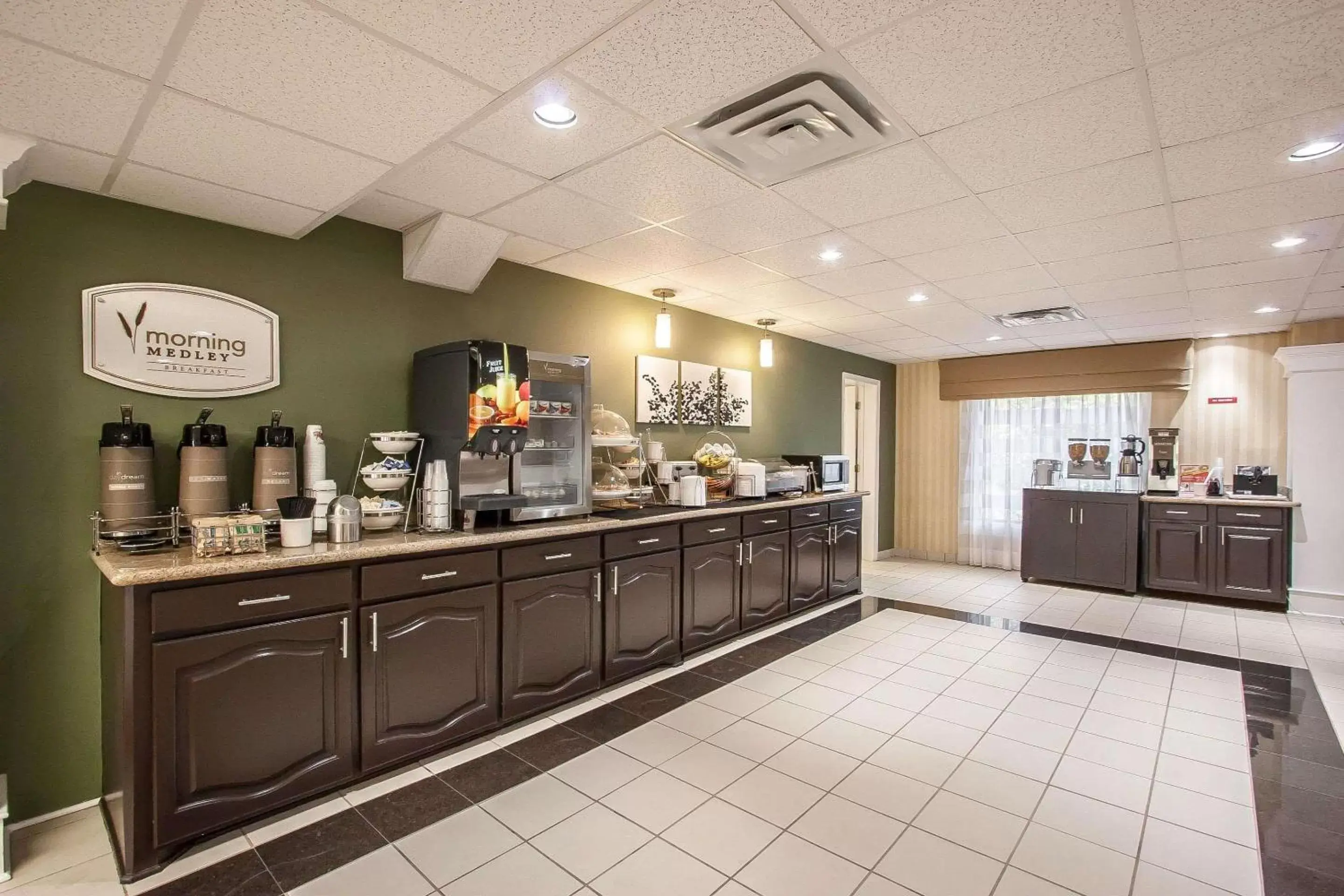 Restaurant/Places to Eat in Sleep Inn & Suites Airport Pearl