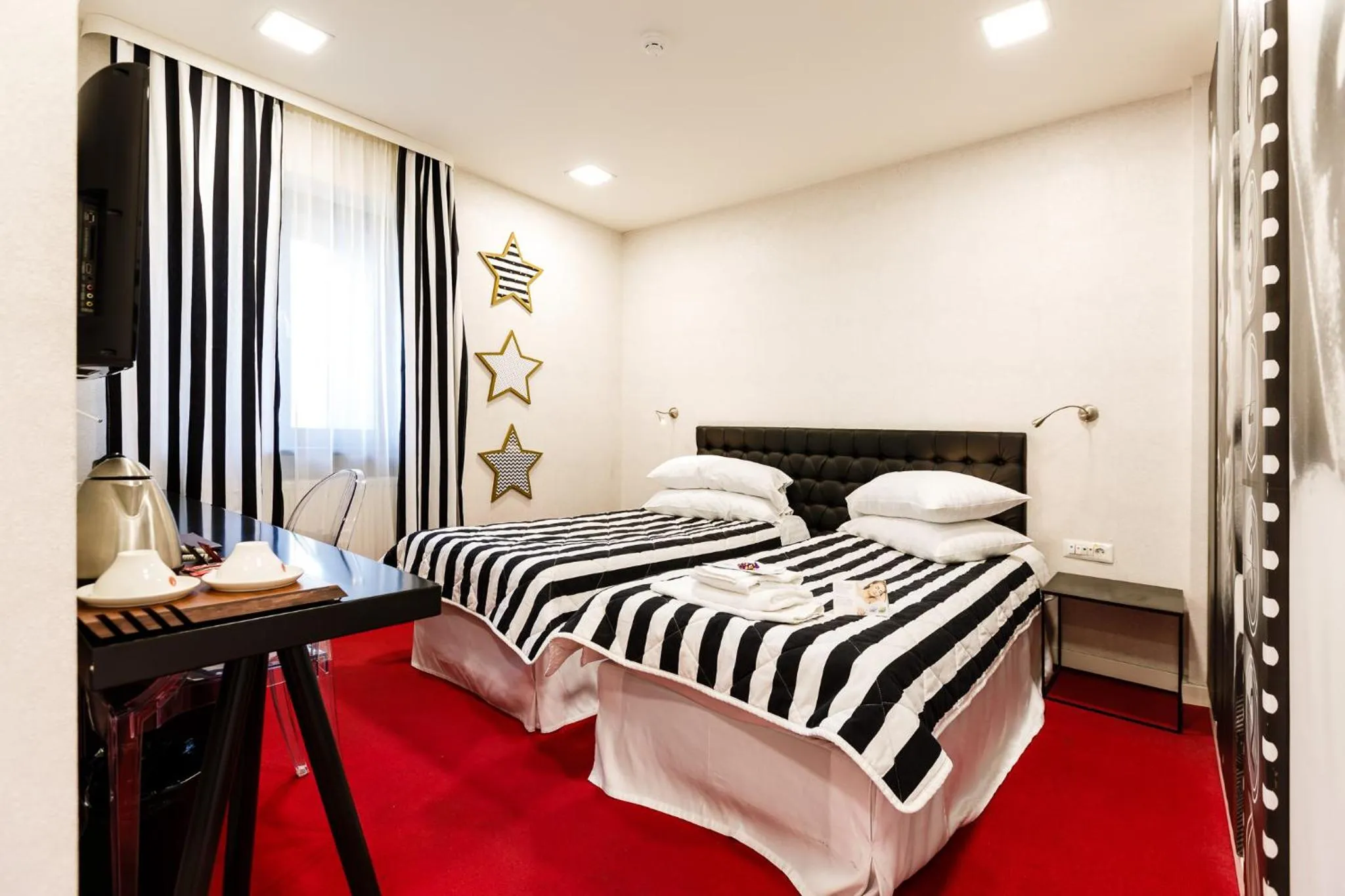 Bed in Lol et Lola Hotel