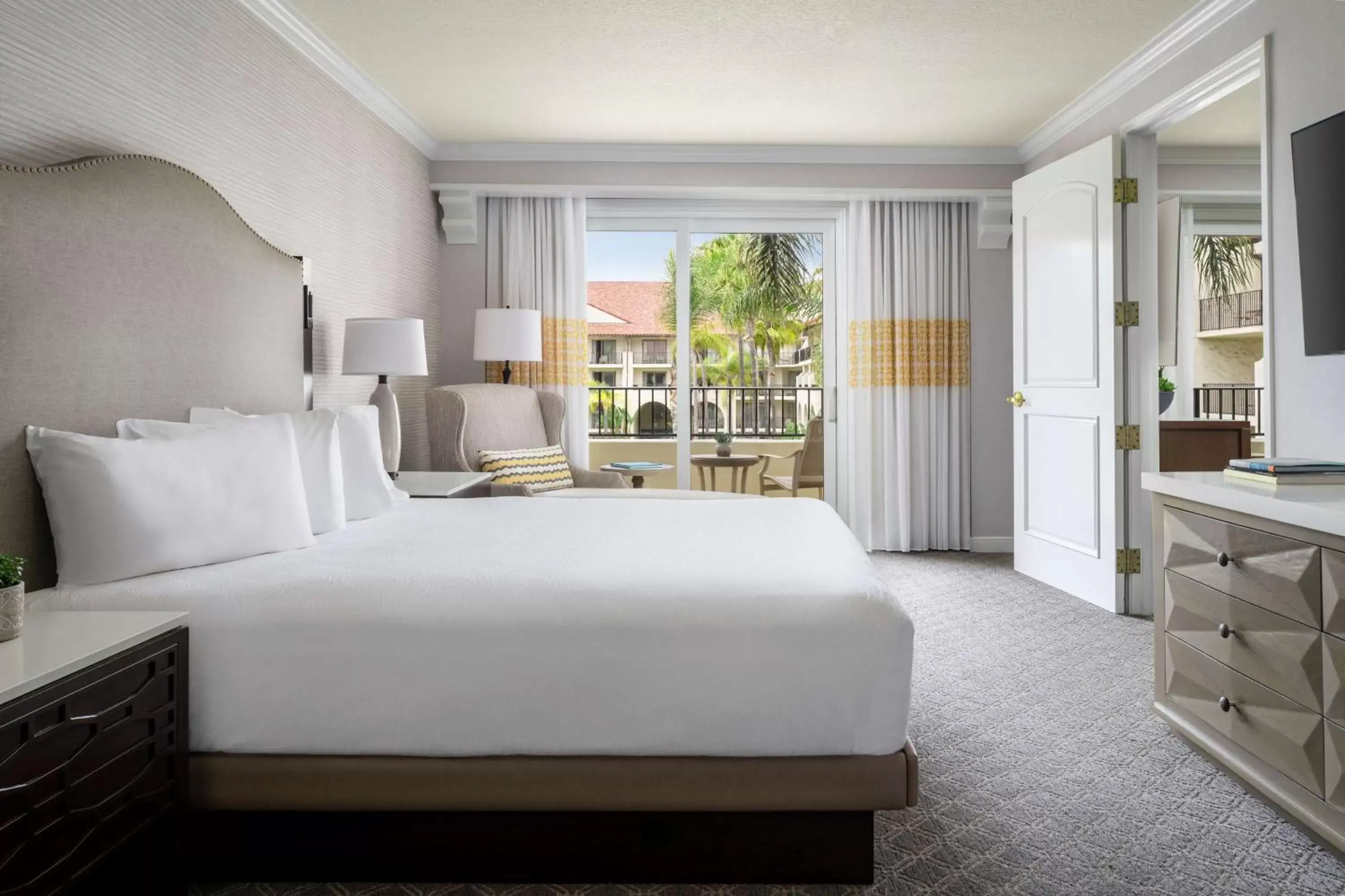 Photo of the whole room, Bed in Hyatt Regency Huntington Beach Resort and Spa