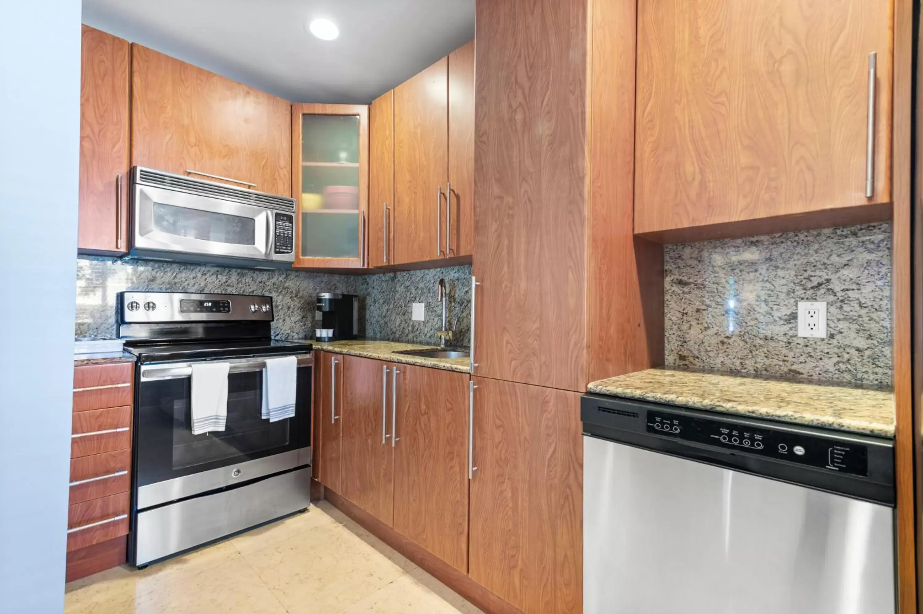 Kitchen or kitchenette, Kitchen/Kitchenette in Isle of Venice Residence and Marina