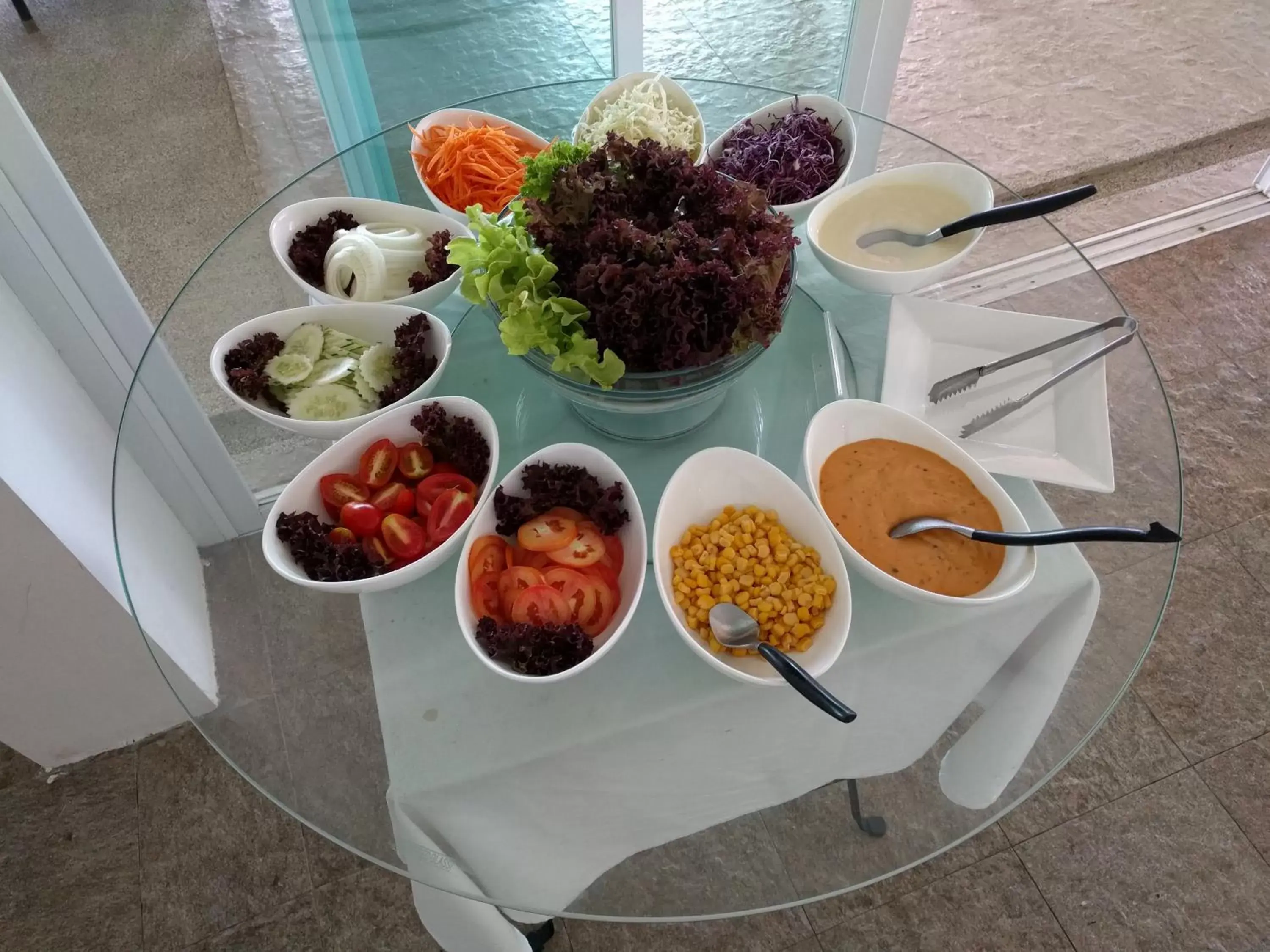 Restaurant/places to eat in Oriental Beach Pearl Resort Restaurant/places to eat in Oriental Beach Pearl Resort