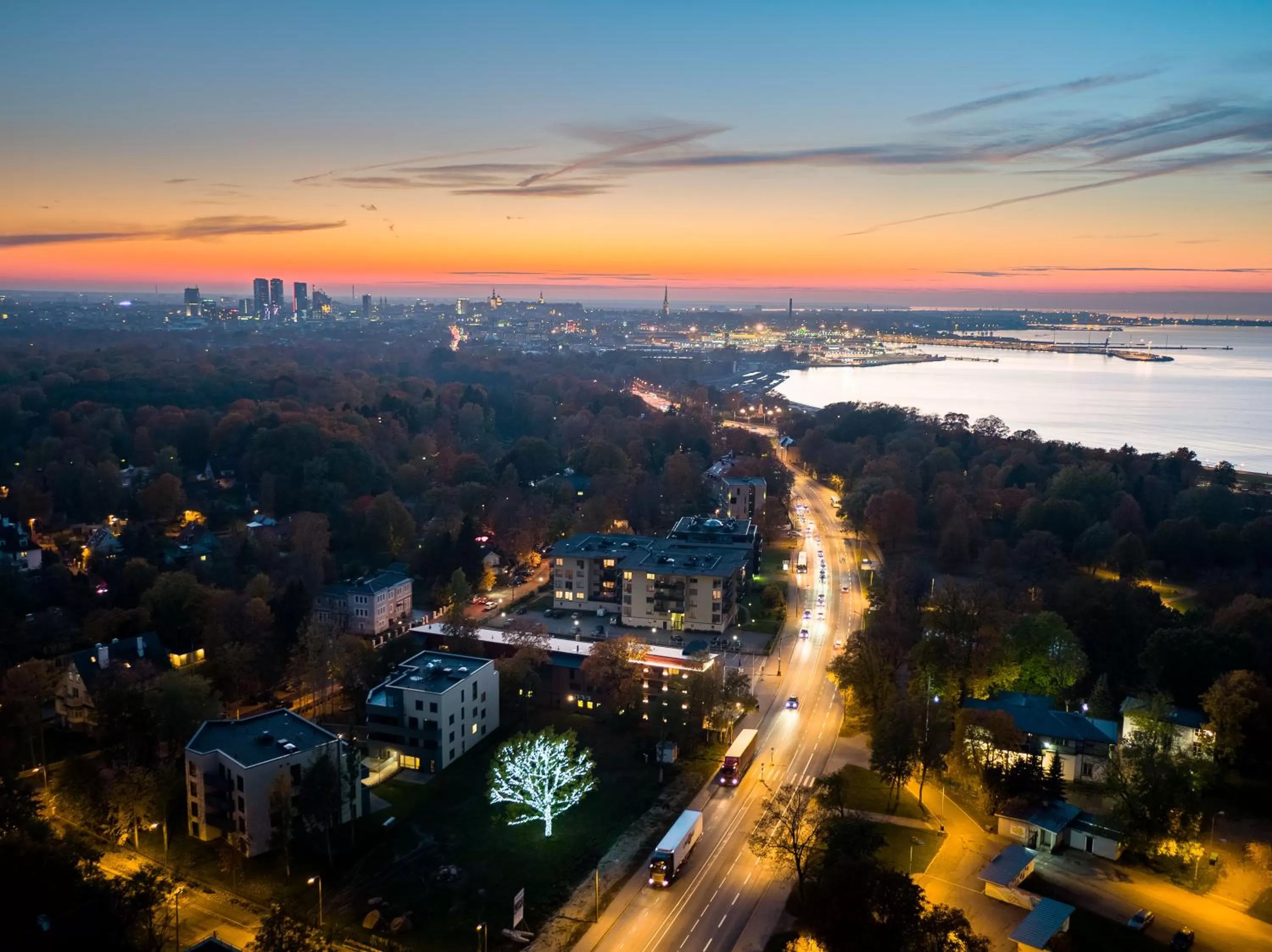 Neighbourhood in Oru Hub Hotel Tallinn - Handwritten Collection