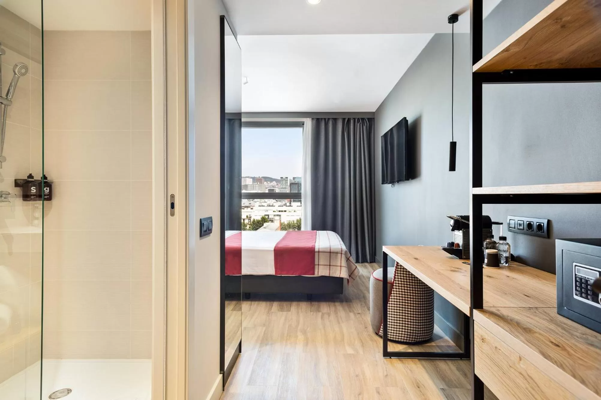 TV and multimedia, Bed in Acta Voraport