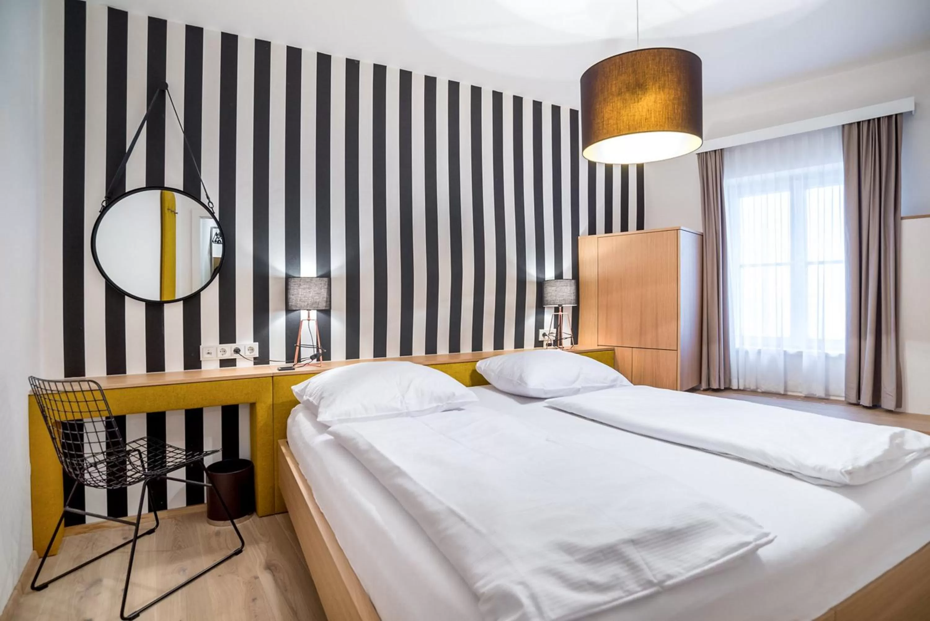 Photo of the whole room, Bed in Altstadthotel Weisse Taube